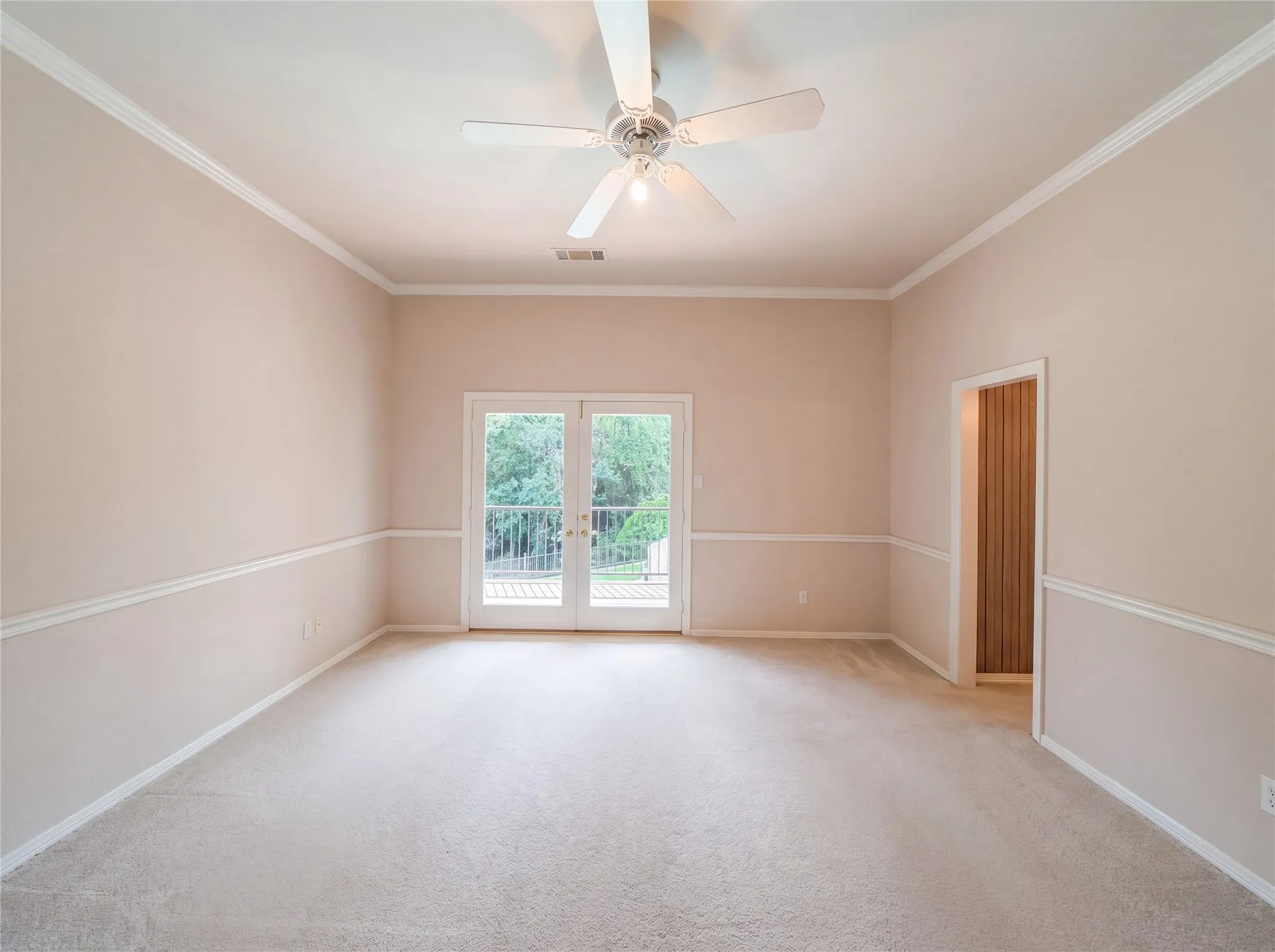 Single Family Residence For Sale in Dallas County , 2533 Vista Creek Court, Garland, Texas 75044, 5 Bedroom, 4 Bathroom, 3 Garage spaces, 4,331 Sqft, built in 1995, mls#21293809, Real Estate Agent in Garland, Homes For Sale in Dallas county, Homes For Sale in Garland, Realtor in Garland Texas, Real Estate Brokerage Independent Realty Texas, Luminita Cordes Realtor