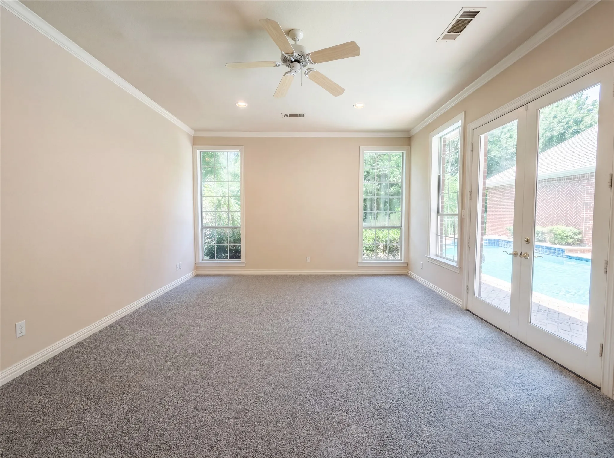 Single Family Residence For Sale in Dallas County , 2533 Vista Creek Court, Garland, Texas 75044, 5 Bedroom, 4 Bathroom, 3 Garage spaces, 4,331 Sqft, built in 1995, mls#21293809, Real Estate Agent in Garland, Homes For Sale in Dallas county, Homes For Sale in Garland, Realtor in Garland Texas, Real Estate Brokerage Independent Realty Texas, Luminita Cordes Realtor