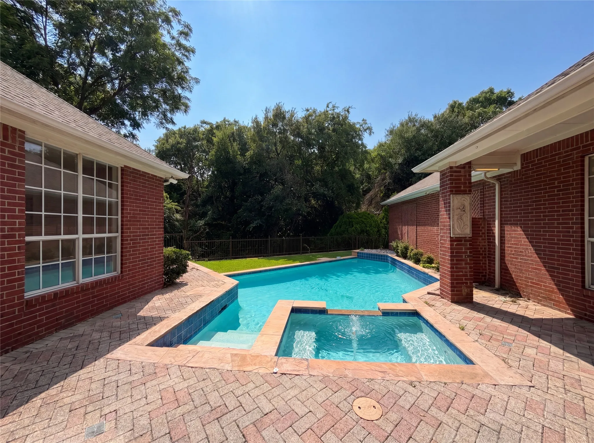 Single Family Residence For Sale in Dallas County , 2533 Vista Creek Court, Garland, Texas 75044, 5 Bedroom, 4 Bathroom, 3 Garage spaces, 4,331 Sqft, built in 1995, mls#21293809, Real Estate Agent in Garland, Homes For Sale in Dallas county, Homes For Sale in Garland, Realtor in Garland Texas, Real Estate Brokerage Independent Realty Texas, Luminita Cordes Realtor