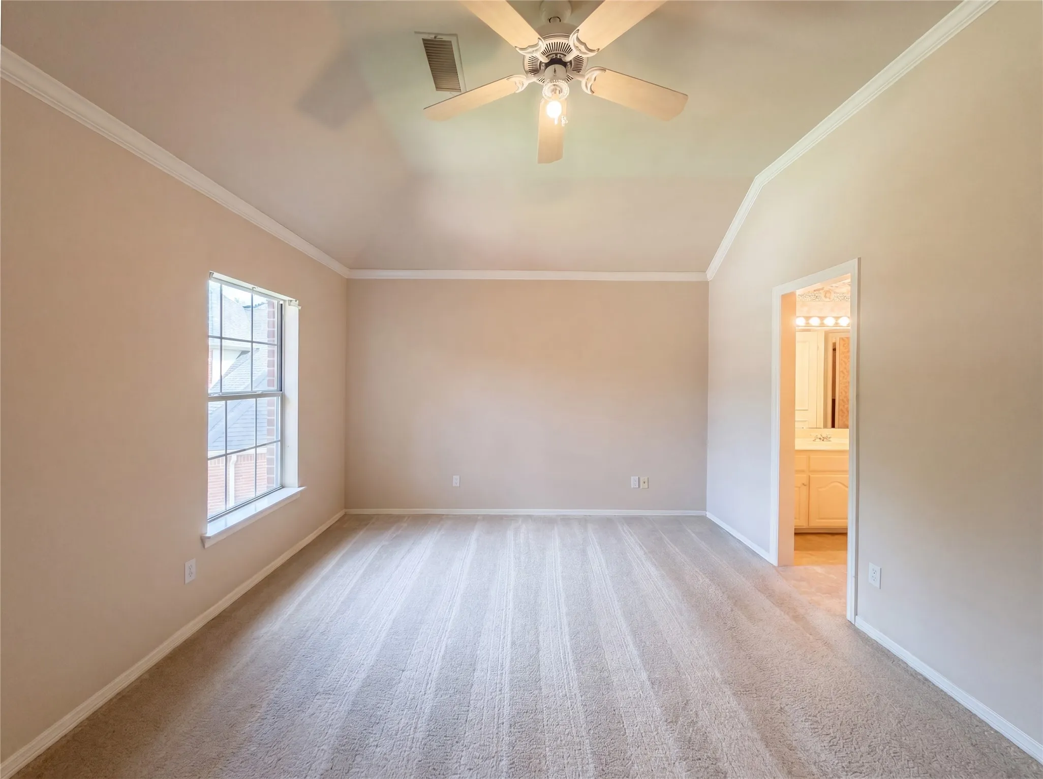 Single Family Residence For Sale in Dallas County , 2533 Vista Creek Court, Garland, Texas 75044, 5 Bedroom, 4 Bathroom, 3 Garage spaces, 4,331 Sqft, built in 1995, mls#21293809, Real Estate Agent in Garland, Homes For Sale in Dallas county, Homes For Sale in Garland, Realtor in Garland Texas, Real Estate Brokerage Independent Realty Texas, Luminita Cordes Realtor