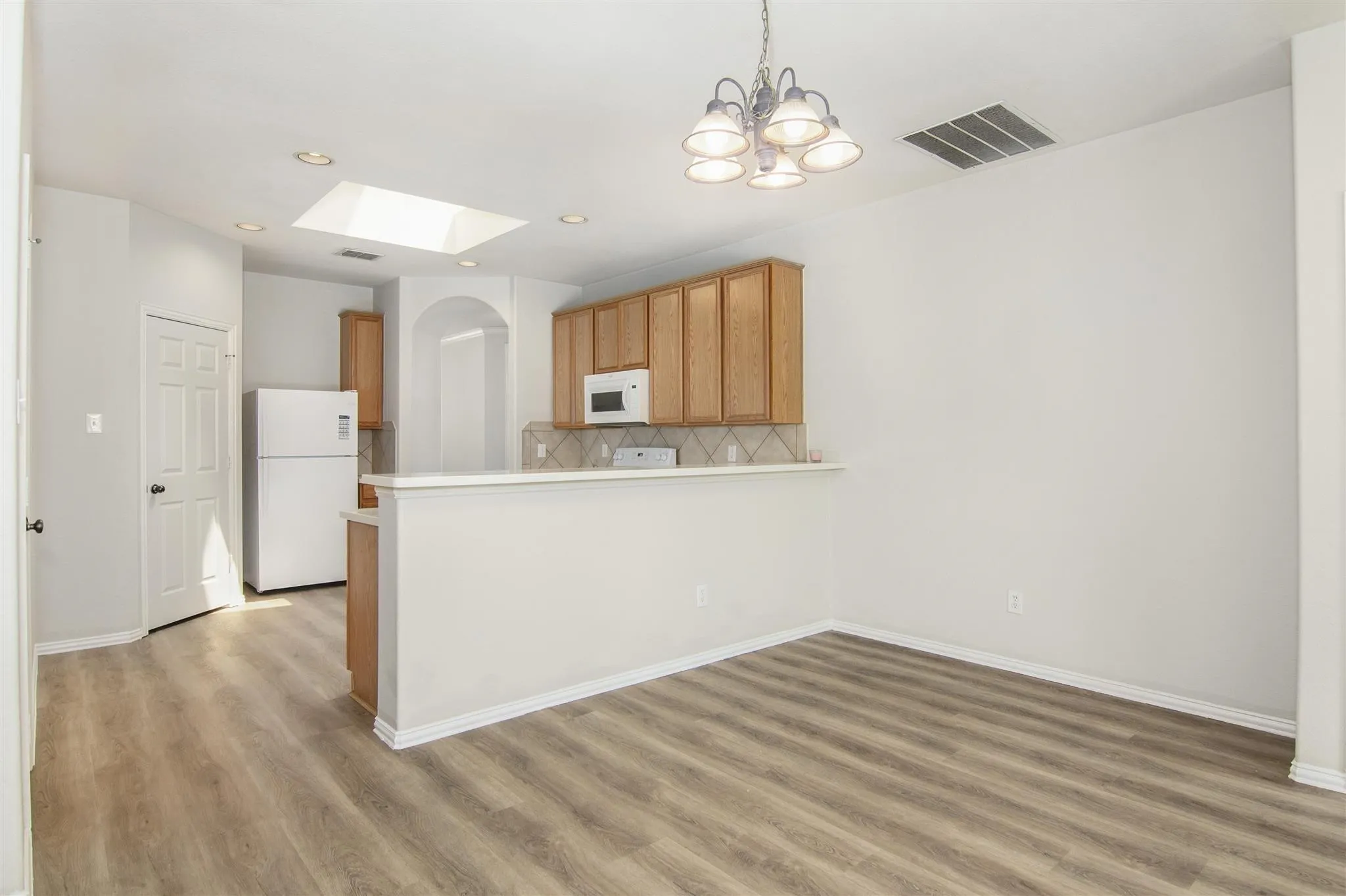 Single Family Residence For Rent in Denton County , 14541 Little Anne Drive, Little Elm, Texas 75068, 3 Bedroom, 2 Bathroom, 2 Garage spaces, 1,758 Sqft, built in 2003, mls#21293812, Real Estate Agent in Little Elm, Homes For Rent in Denton county, Homes For Rent in Little Elm, Realtor in Little Elm Texas, Real Estate Brokerage Independent Realty Texas, Luminita Cordes Realtor