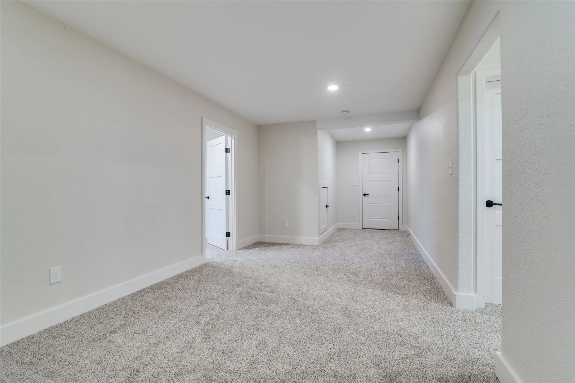 upstairs bonus room - carpet