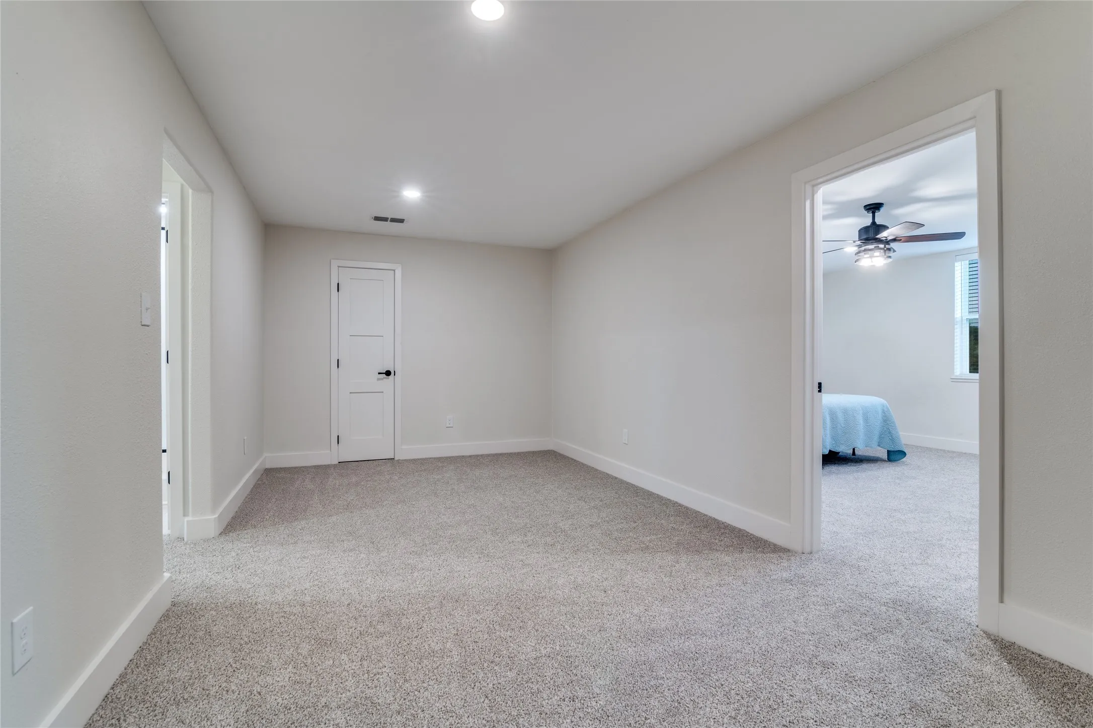 upstairs bonus room - carpet