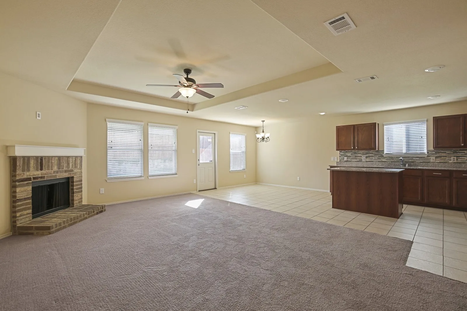 Single Family Residence For Rent in Denton County , 1433 Willoughby Way, Little Elm, Texas 75068, 3 Bedroom, 2 Bathroom, 2 Garage spaces, 1,638 Sqft, built in 2011, mls#21293817, Real Estate Agent in Little Elm, Homes For Rent in Denton county, Homes For Rent in Little Elm, Realtor in Little Elm Texas, Real Estate Brokerage Independent Realty Texas, Luminita Cordes Realtor
