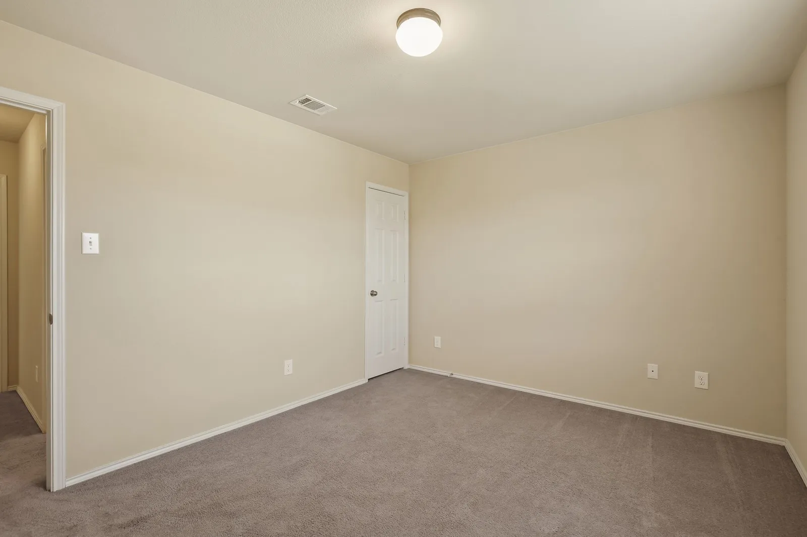 Single Family Residence For Rent in Denton County , 1433 Willoughby Way, Little Elm, Texas 75068, 3 Bedroom, 2 Bathroom, 2 Garage spaces, 1,638 Sqft, built in 2011, mls#21293817, Real Estate Agent in Little Elm, Homes For Rent in Denton county, Homes For Rent in Little Elm, Realtor in Little Elm Texas, Real Estate Brokerage Independent Realty Texas, Luminita Cordes Realtor