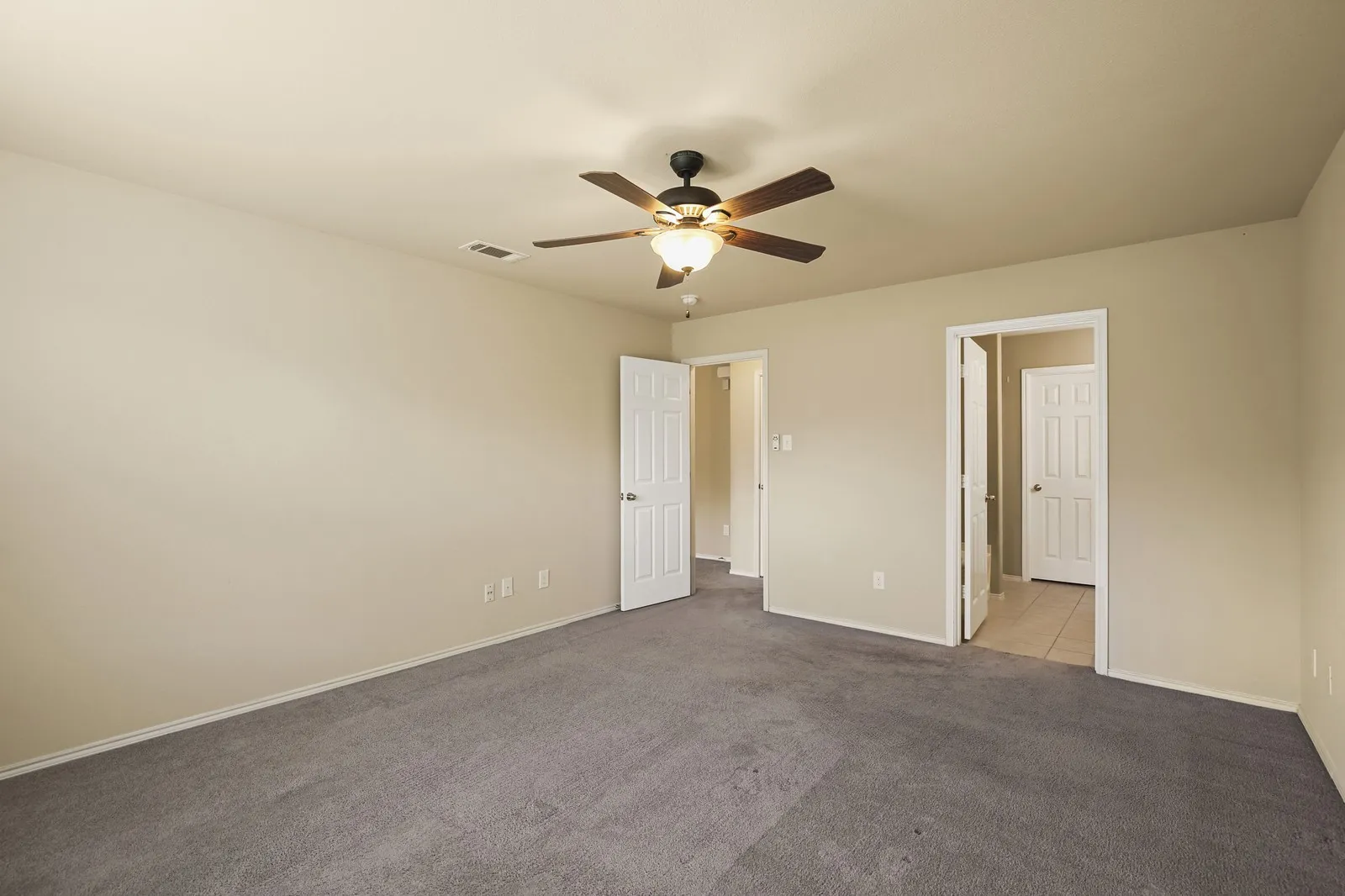 Single Family Residence For Rent in Denton County , 1433 Willoughby Way, Little Elm, Texas 75068, 3 Bedroom, 2 Bathroom, 2 Garage spaces, 1,638 Sqft, built in 2011, mls#21293817, Real Estate Agent in Little Elm, Homes For Rent in Denton county, Homes For Rent in Little Elm, Realtor in Little Elm Texas, Real Estate Brokerage Independent Realty Texas, Luminita Cordes Realtor