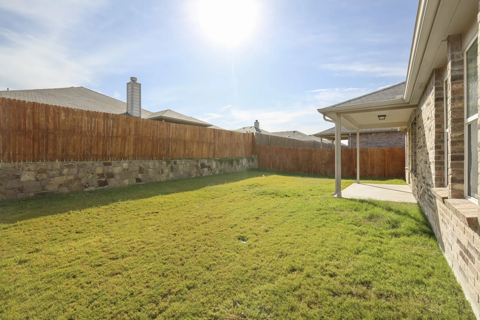 Single Family Residence For Rent in Denton County , 1433 Willoughby Way, Little Elm, Texas 75068, 3 Bedroom, 2 Bathroom, 2 Garage spaces, 1,638 Sqft, built in 2011, mls#21293817, Real Estate Agent in Little Elm, Homes For Rent in Denton county, Homes For Rent in Little Elm, Realtor in Little Elm Texas, Real Estate Brokerage Independent Realty Texas, Luminita Cordes Realtor