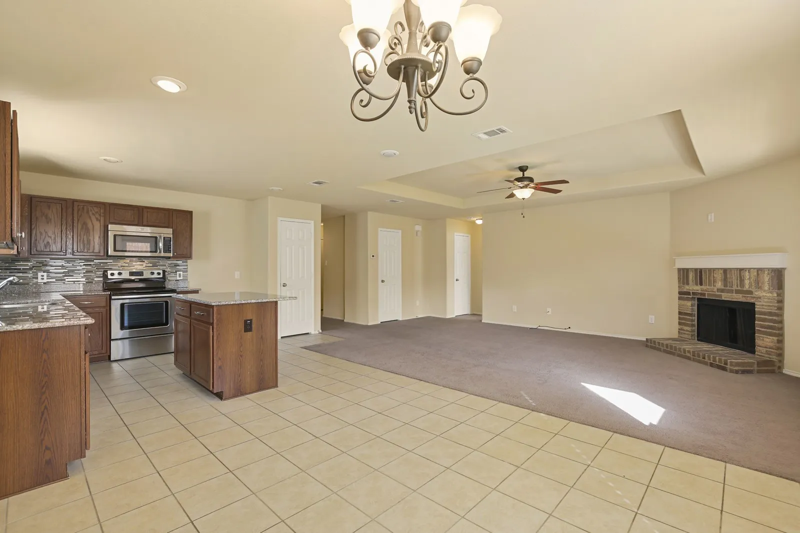 Single Family Residence For Rent in Denton County , 1433 Willoughby Way, Little Elm, Texas 75068, 3 Bedroom, 2 Bathroom, 2 Garage spaces, 1,638 Sqft, built in 2011, mls#21293817, Real Estate Agent in Little Elm, Homes For Rent in Denton county, Homes For Rent in Little Elm, Realtor in Little Elm Texas, Real Estate Brokerage Independent Realty Texas, Luminita Cordes Realtor
