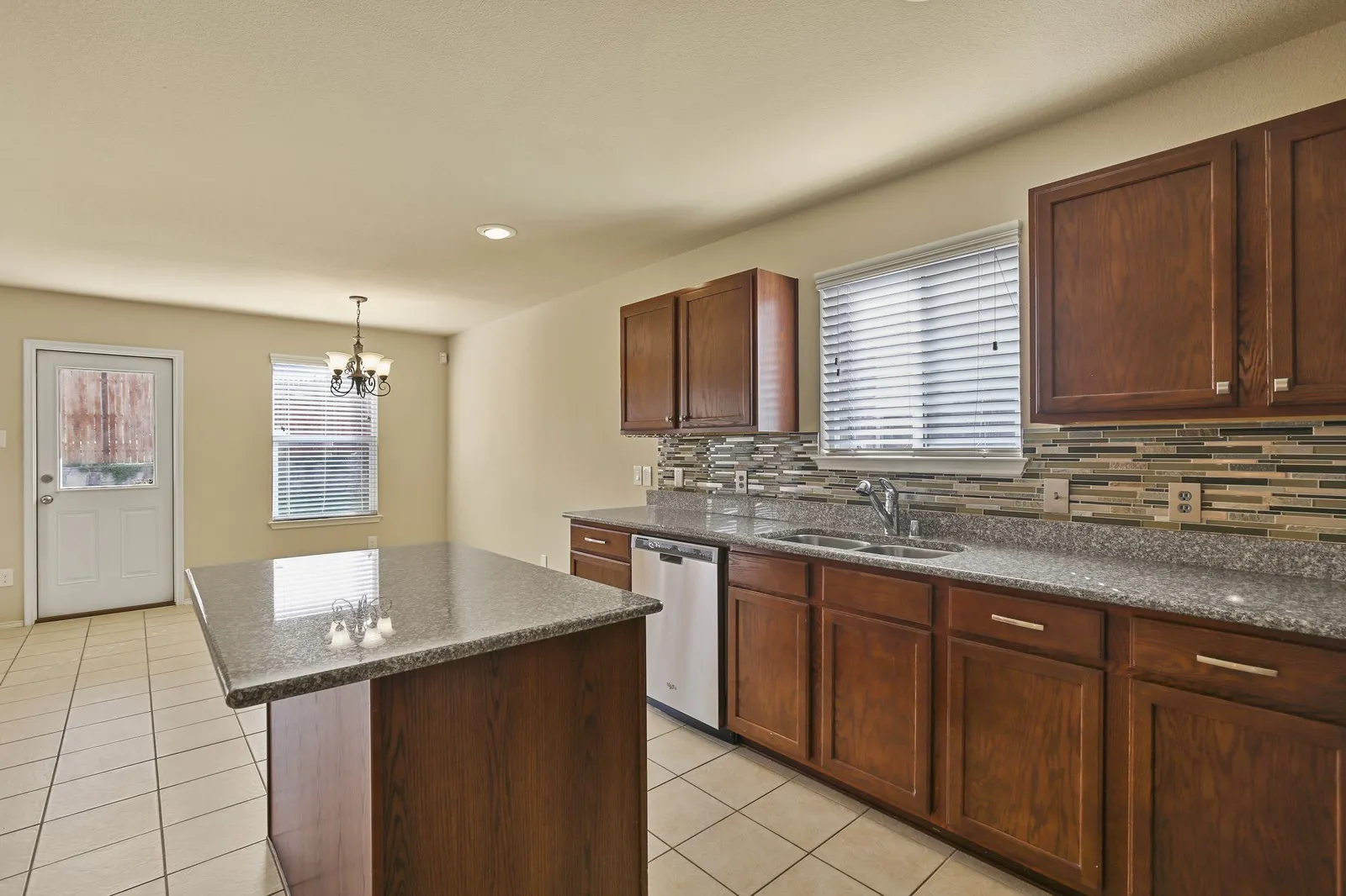Single Family Residence For Rent in Denton County , 1433 Willoughby Way, Little Elm, Texas 75068, 3 Bedroom, 2 Bathroom, 2 Garage spaces, 1,638 Sqft, built in 2011, mls#21293817, Real Estate Agent in Little Elm, Homes For Rent in Denton county, Homes For Rent in Little Elm, Realtor in Little Elm Texas, Real Estate Brokerage Independent Realty Texas, Luminita Cordes Realtor
