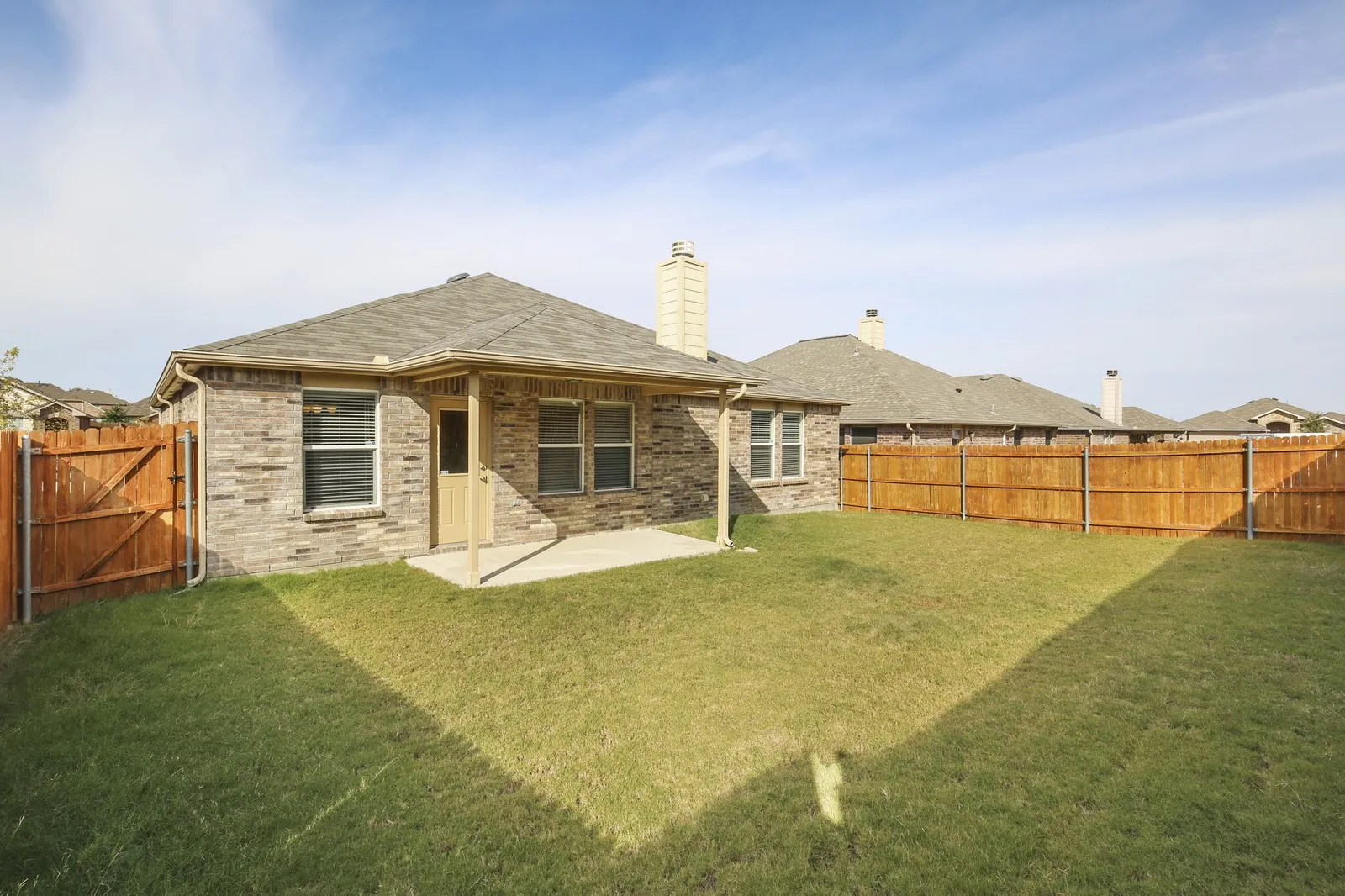 Single Family Residence For Rent in Denton County , 1433 Willoughby Way, Little Elm, Texas 75068, 3 Bedroom, 2 Bathroom, 2 Garage spaces, 1,638 Sqft, built in 2011, mls#21293817, Real Estate Agent in Little Elm, Homes For Rent in Denton county, Homes For Rent in Little Elm, Realtor in Little Elm Texas, Real Estate Brokerage Independent Realty Texas, Luminita Cordes Realtor