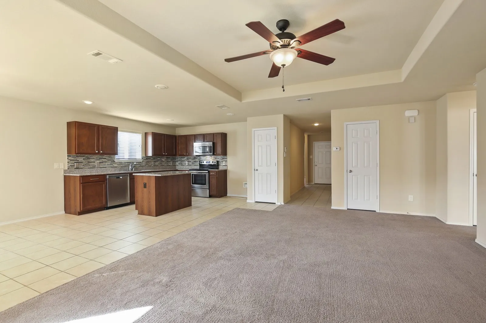 Single Family Residence For Rent in Denton County , 1433 Willoughby Way, Little Elm, Texas 75068, 3 Bedroom, 2 Bathroom, 2 Garage spaces, 1,638 Sqft, built in 2011, mls#21293817, Real Estate Agent in Little Elm, Homes For Rent in Denton county, Homes For Rent in Little Elm, Realtor in Little Elm Texas, Real Estate Brokerage Independent Realty Texas, Luminita Cordes Realtor