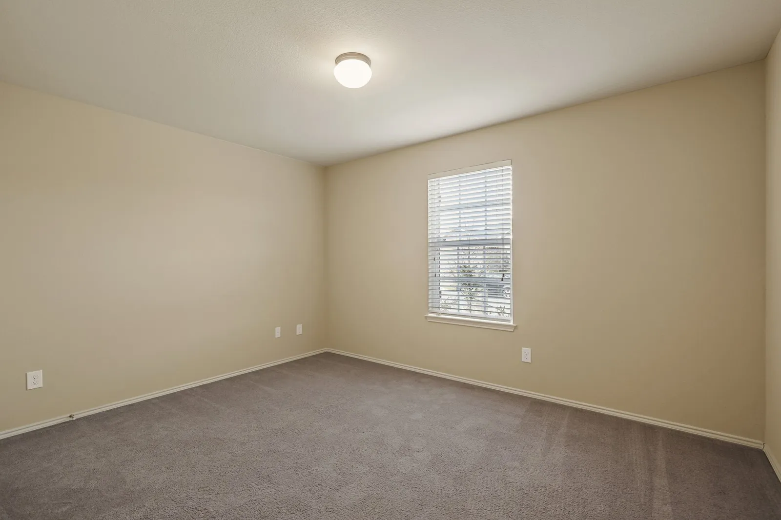 Single Family Residence For Rent in Denton County , 1433 Willoughby Way, Little Elm, Texas 75068, 3 Bedroom, 2 Bathroom, 2 Garage spaces, 1,638 Sqft, built in 2011, mls#21293817, Real Estate Agent in Little Elm, Homes For Rent in Denton county, Homes For Rent in Little Elm, Realtor in Little Elm Texas, Real Estate Brokerage Independent Realty Texas, Luminita Cordes Realtor