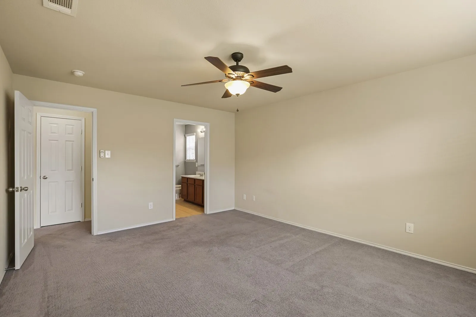 Single Family Residence For Rent in Denton County , 1433 Willoughby Way, Little Elm, Texas 75068, 3 Bedroom, 2 Bathroom, 2 Garage spaces, 1,638 Sqft, built in 2011, mls#21293817, Real Estate Agent in Little Elm, Homes For Rent in Denton county, Homes For Rent in Little Elm, Realtor in Little Elm Texas, Real Estate Brokerage Independent Realty Texas, Luminita Cordes Realtor