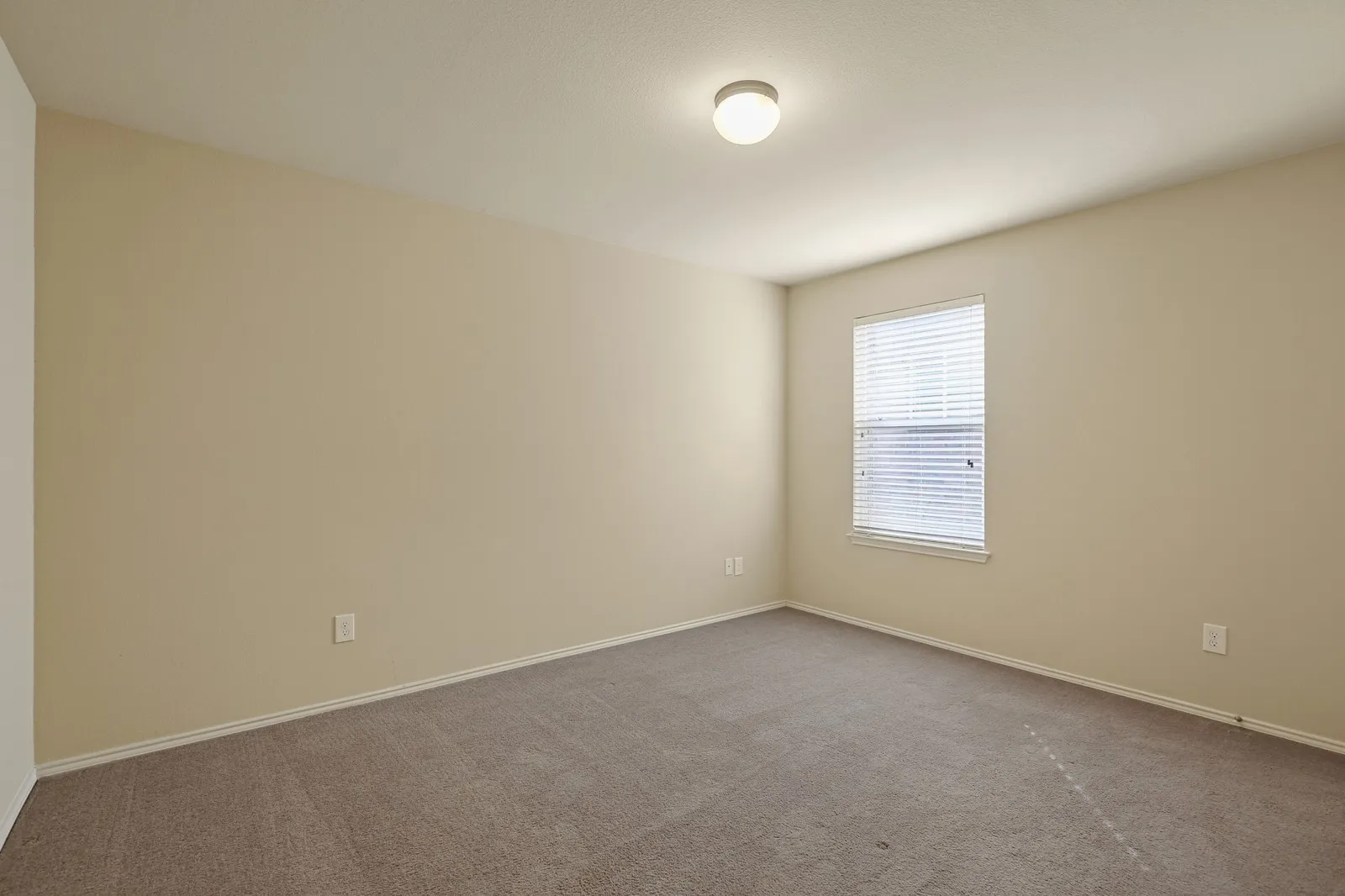 Single Family Residence For Rent in Denton County , 1433 Willoughby Way, Little Elm, Texas 75068, 3 Bedroom, 2 Bathroom, 2 Garage spaces, 1,638 Sqft, built in 2011, mls#21293817, Real Estate Agent in Little Elm, Homes For Rent in Denton county, Homes For Rent in Little Elm, Realtor in Little Elm Texas, Real Estate Brokerage Independent Realty Texas, Luminita Cordes Realtor