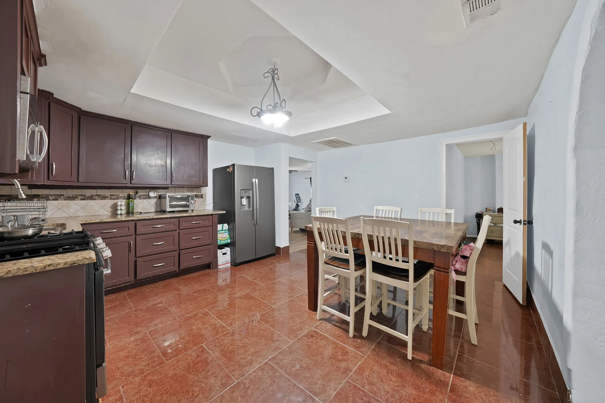 Single Family Residence For Sale in Tarrant County , 1717 E Harvey Avenue, Fort Worth, Texas 76104, 3 Bedrooms, 2 Bathrooms, Garage spaces, 1,374 Sqft, built in 1940, Price $220,000, mls#21292689, Real Estate Agent in Fort Worth, Homes For Sale in Tarrant county, Homes For Sale in Fort Worth, Realtor in Fort Worth Texas, Real Estate Brokerage Independent Realty Texas, Luminita Cordes Realtor