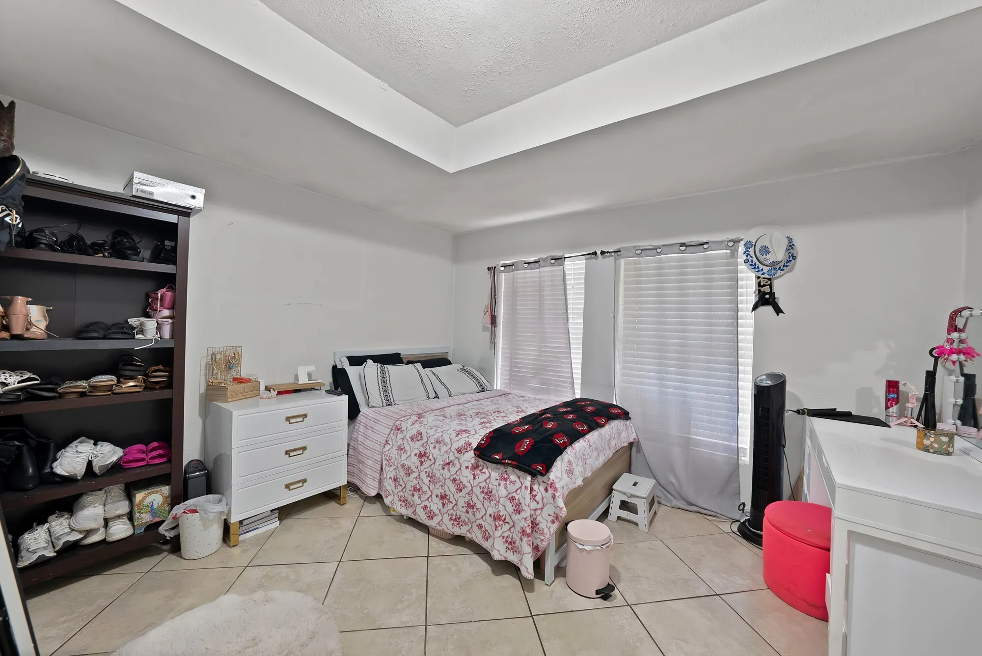 Single Family Residence For Sale in Tarrant County , 1717 E Harvey Avenue, Fort Worth, Texas 76104, 3 Bedrooms, 2 Bathrooms, Garage spaces, 1,374 Sqft, built in 1940, Price $220,000, mls#21292689, Real Estate Agent in Fort Worth, Homes For Sale in Tarrant county, Homes For Sale in Fort Worth, Realtor in Fort Worth Texas, Real Estate Brokerage Independent Realty Texas, Luminita Cordes Realtor