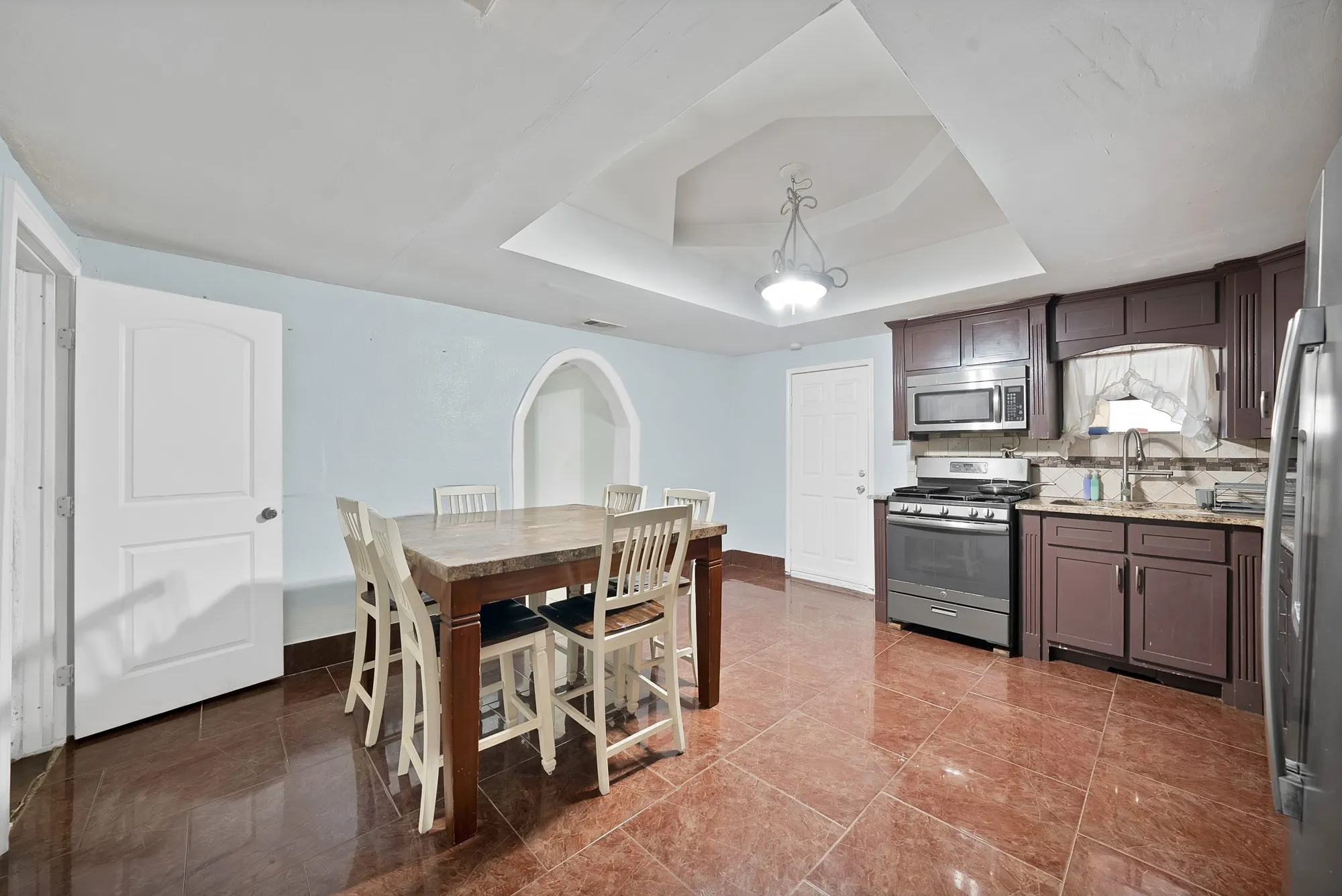 Single Family Residence For Sale in Tarrant County , 1717 E Harvey Avenue, Fort Worth, Texas 76104, 3 Bedrooms, 2 Bathrooms, Garage spaces, 1,374 Sqft, built in 1940, Price $220,000, mls#21292689, Real Estate Agent in Fort Worth, Homes For Sale in Tarrant county, Homes For Sale in Fort Worth, Realtor in Fort Worth Texas, Real Estate Brokerage Independent Realty Texas, Luminita Cordes Realtor