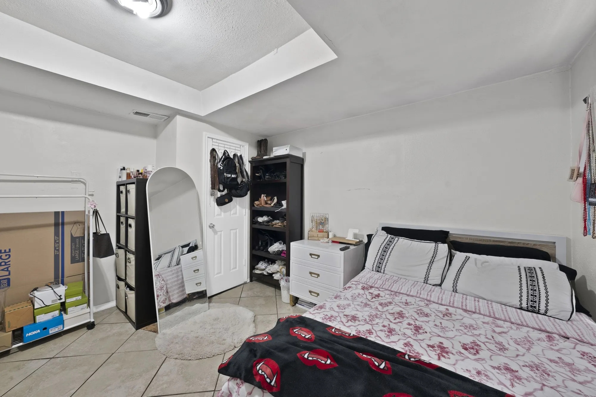 Single Family Residence For Sale in Tarrant County , 1717 E Harvey Avenue, Fort Worth, Texas 76104, 3 Bedrooms, 2 Bathrooms, Garage spaces, 1,374 Sqft, built in 1940, Price $220,000, mls#21292689, Real Estate Agent in Fort Worth, Homes For Sale in Tarrant county, Homes For Sale in Fort Worth, Realtor in Fort Worth Texas, Real Estate Brokerage Independent Realty Texas, Luminita Cordes Realtor