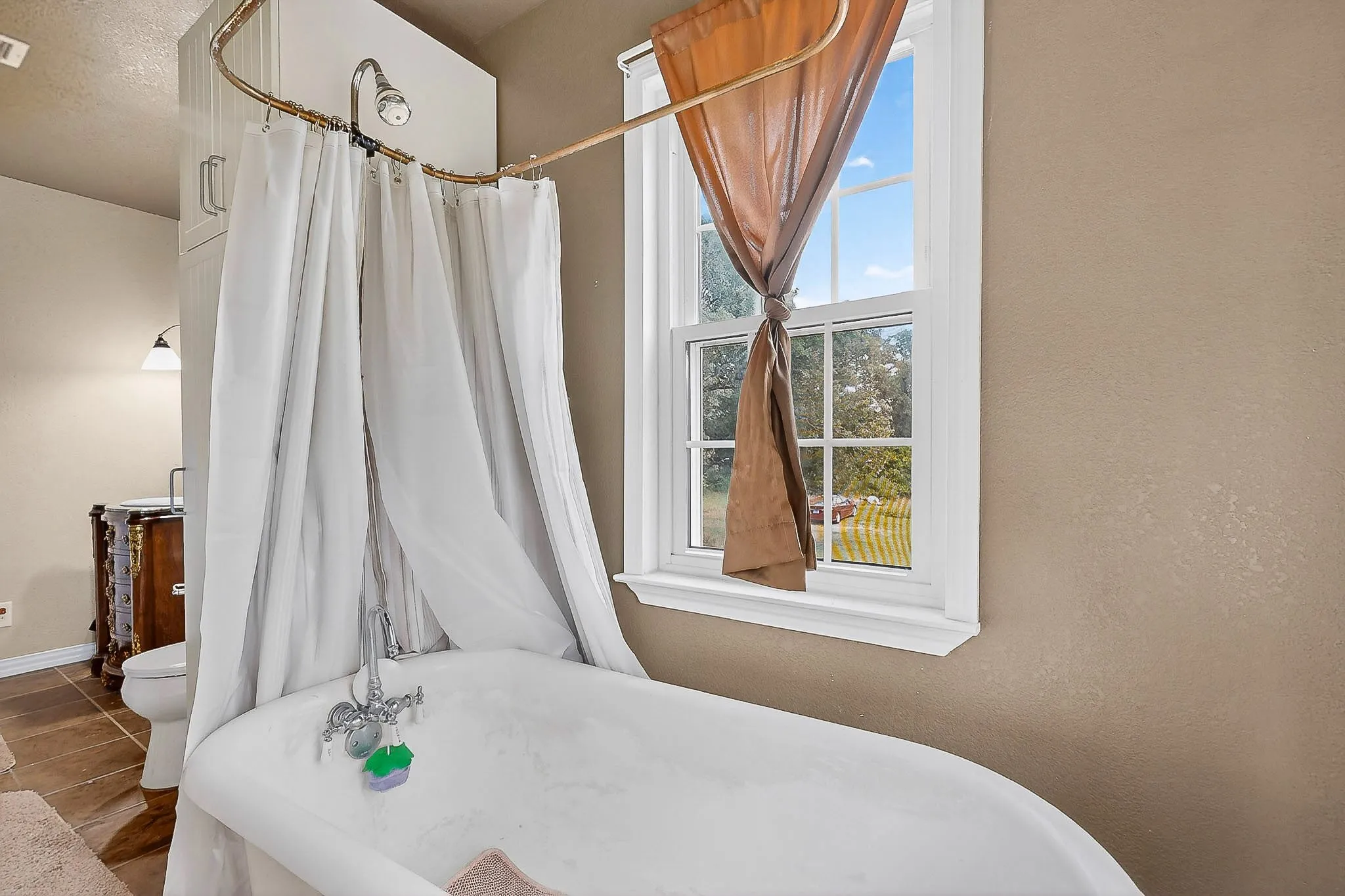 Another view of the second-floor full bath.