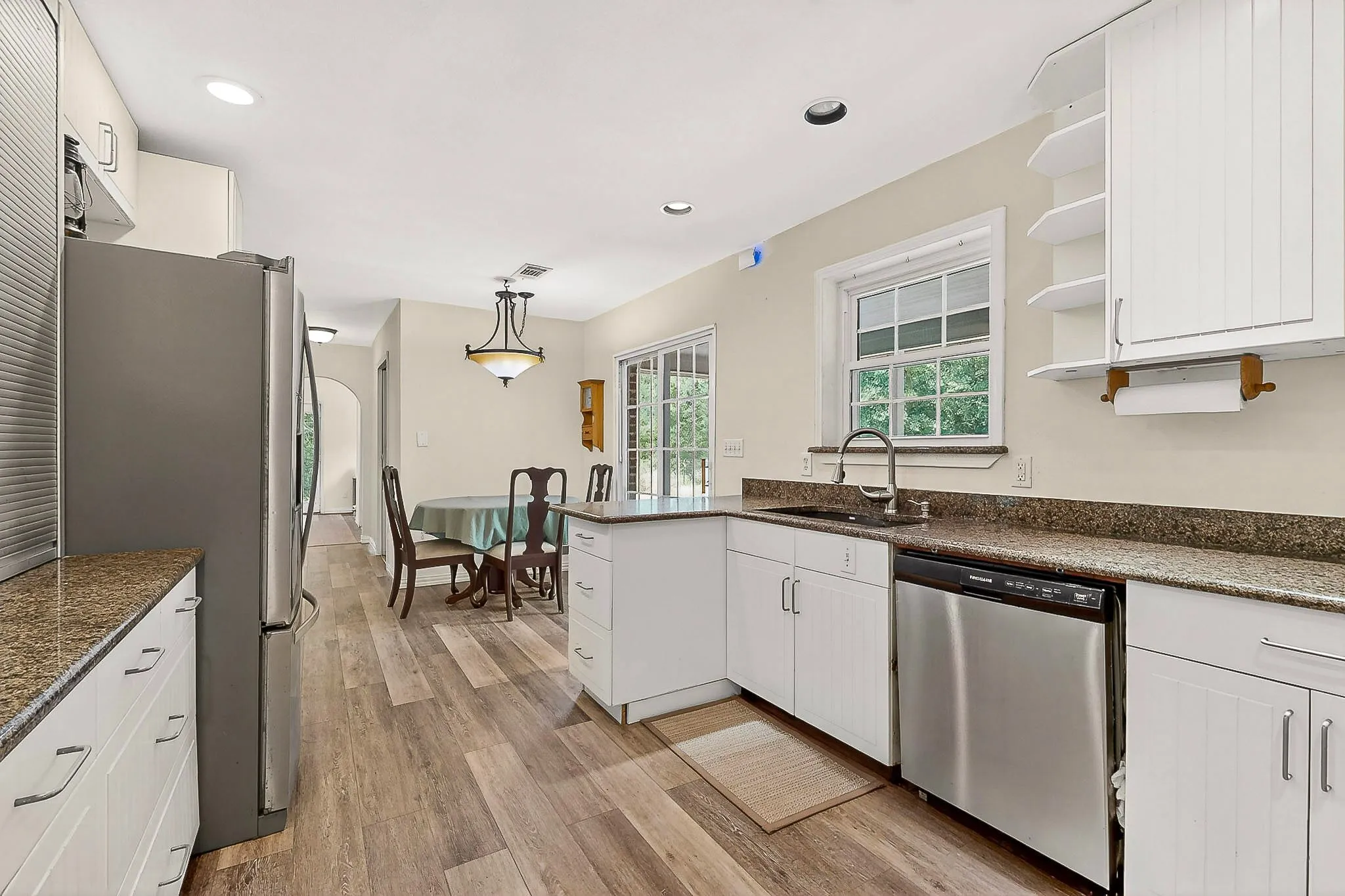 Single Family Residence For Sale in Kaufman County , 30927 Fm 429, Terrell, Texas 75161, 3 Bedroom, 3 Bathroom, Garage spaces, 2,330 Sqft, built in 2005, Price $515,000, mls#21292140, Real Estate Agent in Terrell, Homes For Sale in Kaufman county, Homes For Sale in Terrell, Realtor in Terrell Texas, Real Estate Brokerage Independent Realty Texas, Luminita Cordes Realtor