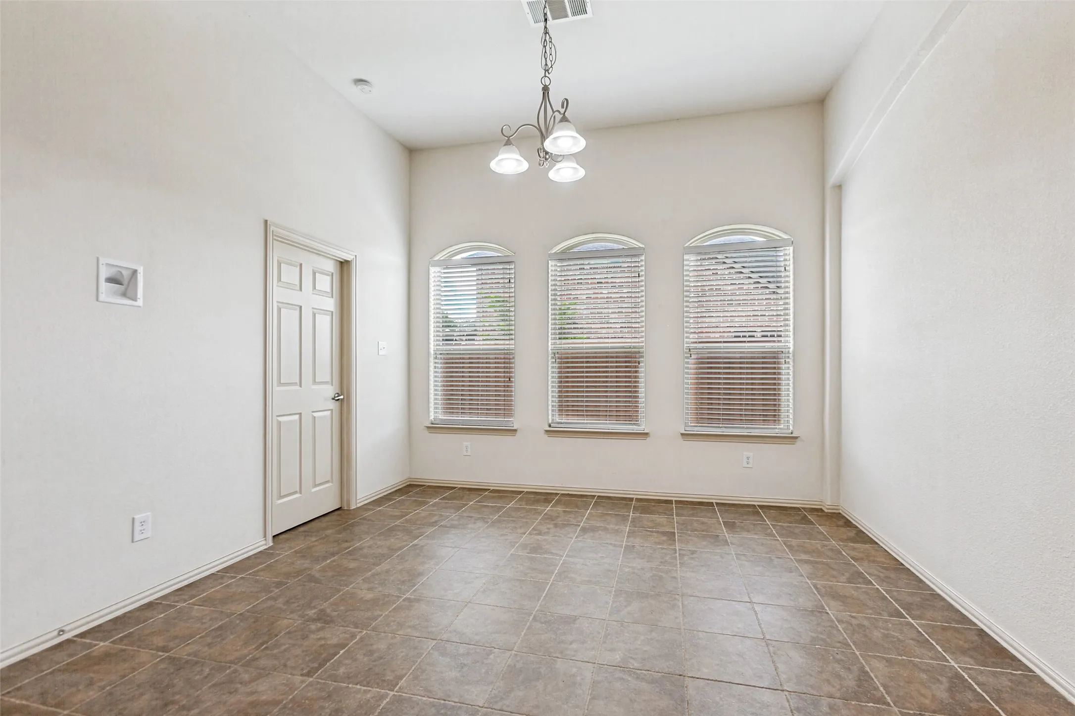 Single Family Residence For Sale in Collin County , 520 Smoke Tree Drive, Murphy, Texas 75094, 4 Bedroom, 4 Bathroom, 2 Garage spaces, 3,957 Sqft, built in 2008, mls#21293824, Real Estate Agent in Murphy, Homes For Sale in Collin county, Homes For Sale in Murphy, Realtor in Murphy Texas, Real Estate Brokerage Independent Realty Texas, Luminita Cordes Realtor