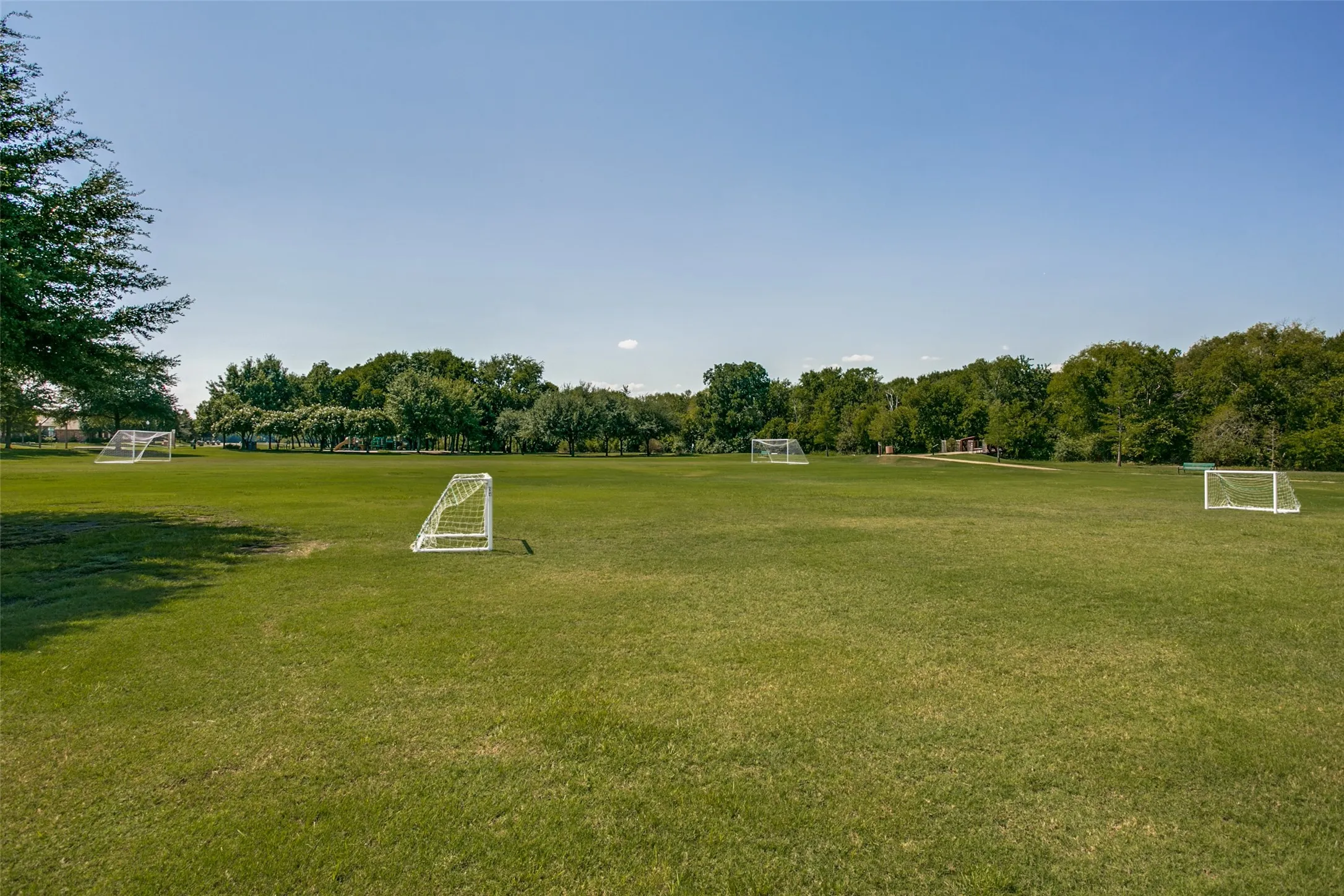 Single Family Residence For Sale in Collin County , 520 Smoke Tree Drive, Murphy, Texas 75094, 4 Bedroom, 4 Bathroom, 2 Garage spaces, 3,957 Sqft, built in 2008, mls#21293824, Real Estate Agent in Murphy, Homes For Sale in Collin county, Homes For Sale in Murphy, Realtor in Murphy Texas, Real Estate Brokerage Independent Realty Texas, Luminita Cordes Realtor