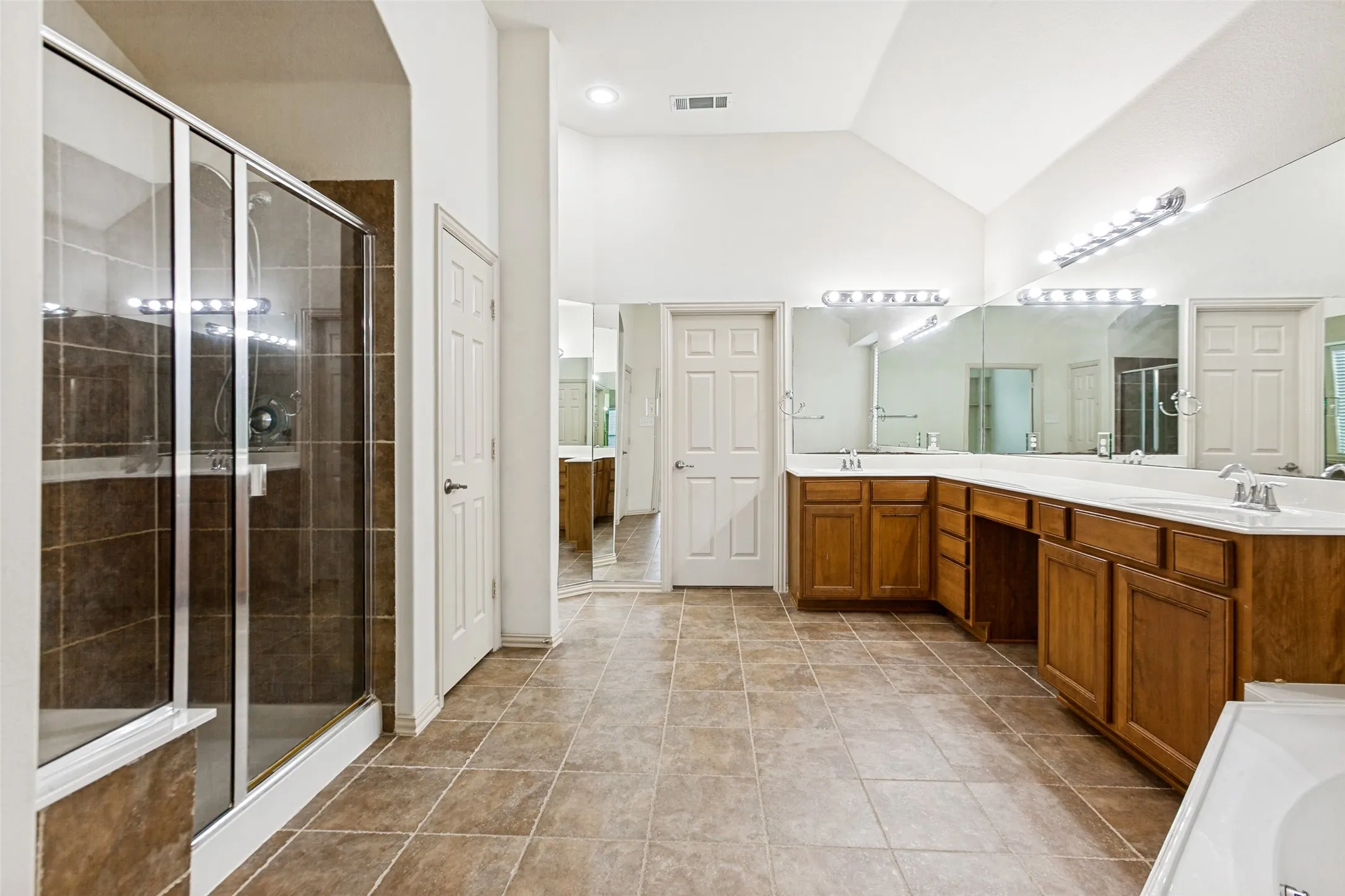 Single Family Residence For Sale in Collin County , 520 Smoke Tree Drive, Murphy, Texas 75094, 4 Bedroom, 4 Bathroom, 2 Garage spaces, 3,957 Sqft, built in 2008, mls#21293824, Real Estate Agent in Murphy, Homes For Sale in Collin county, Homes For Sale in Murphy, Realtor in Murphy Texas, Real Estate Brokerage Independent Realty Texas, Luminita Cordes Realtor