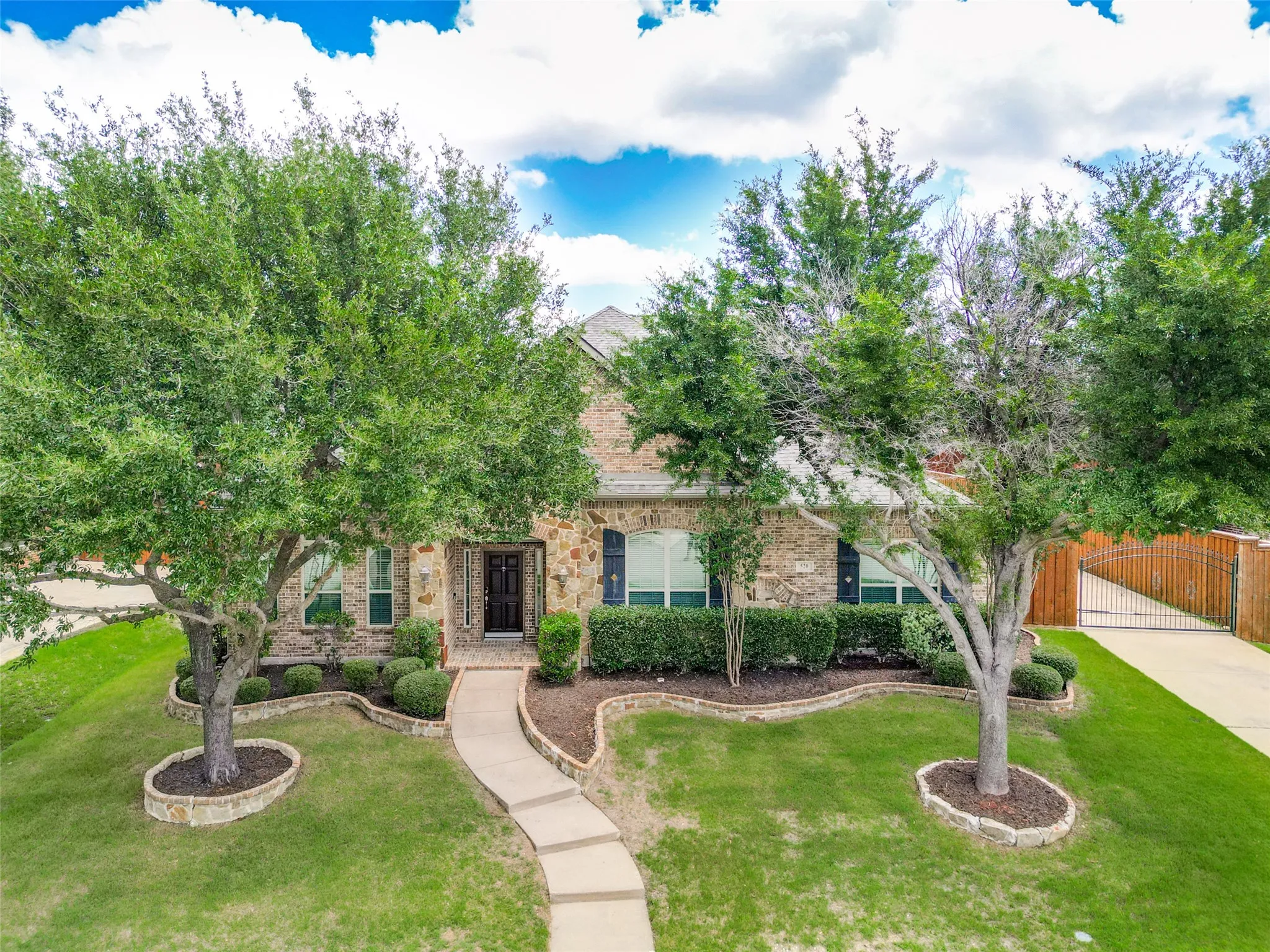 Single Family Residence For Sale in Collin County , 520 Smoke Tree Drive, Murphy, Texas 75094, 4 Bedroom, 4 Bathroom, 2 Garage spaces, 3,957 Sqft, built in 2008, mls#21293824, Real Estate Agent in Murphy, Homes For Sale in Collin county, Homes For Sale in Murphy, Realtor in Murphy Texas, Real Estate Brokerage Independent Realty Texas, Luminita Cordes Realtor