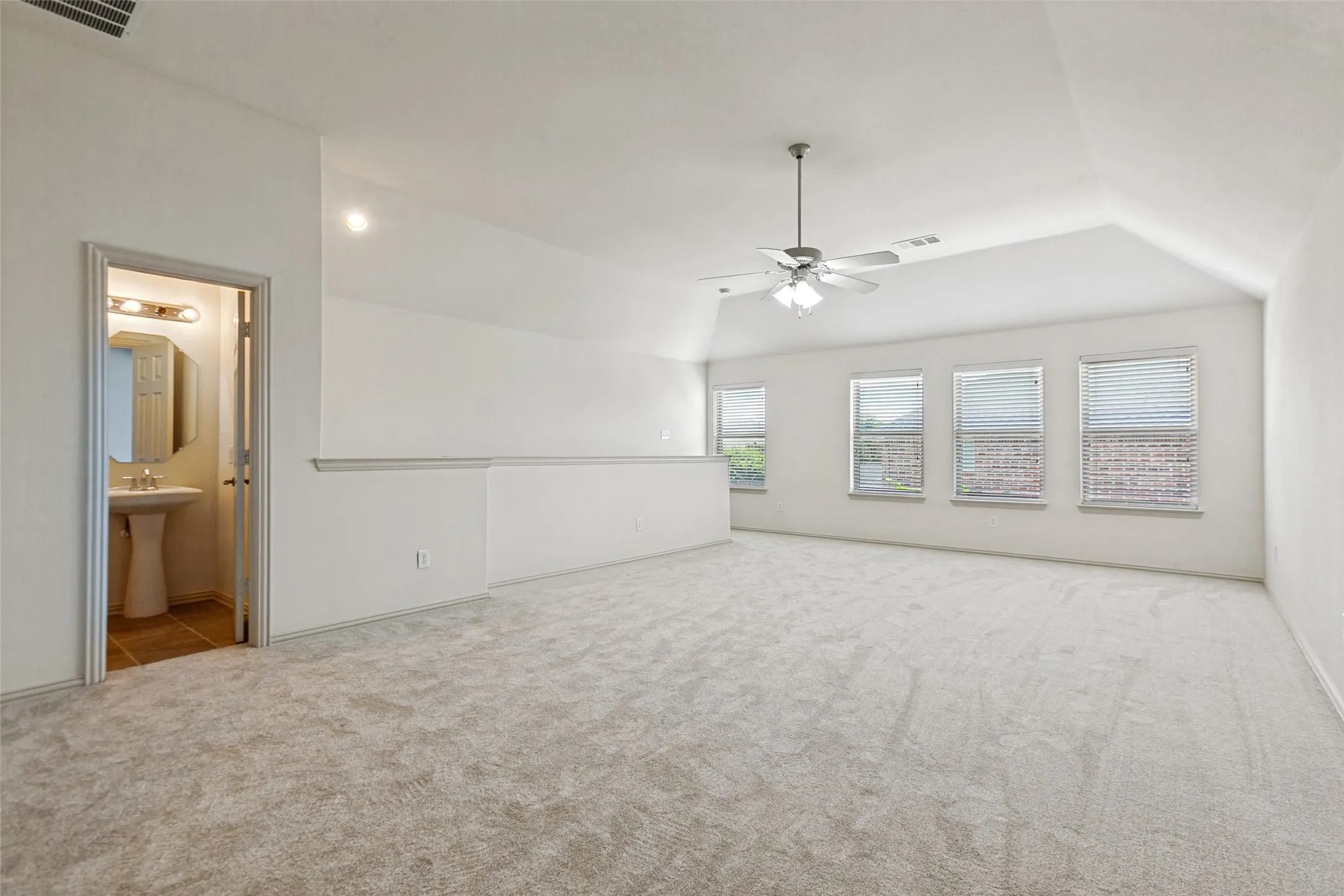 Single Family Residence For Sale in Collin County , 520 Smoke Tree Drive, Murphy, Texas 75094, 4 Bedroom, 4 Bathroom, 2 Garage spaces, 3,957 Sqft, built in 2008, mls#21293824, Real Estate Agent in Murphy, Homes For Sale in Collin county, Homes For Sale in Murphy, Realtor in Murphy Texas, Real Estate Brokerage Independent Realty Texas, Luminita Cordes Realtor