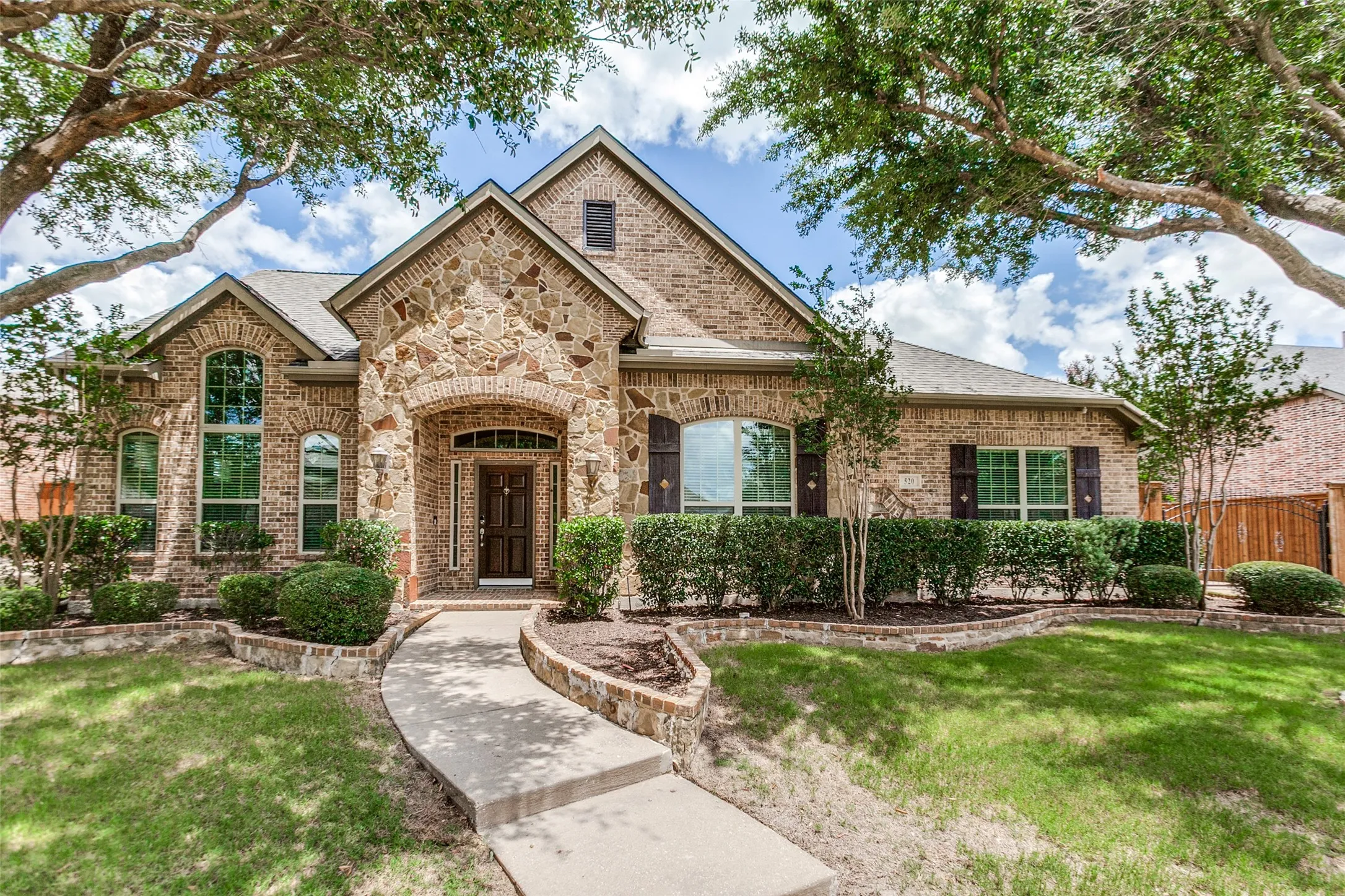 Single Family Residence For Sale in Collin County , 520 Smoke Tree Drive, Murphy, Texas 75094, 4 Bedroom, 4 Bathroom, 2 Garage spaces, 3,957 Sqft, built in 2008, mls#21293824, Real Estate Agent in Murphy, Homes For Sale in Collin county, Homes For Sale in Murphy, Realtor in Murphy Texas, Real Estate Brokerage Independent Realty Texas, Luminita Cordes Realtor