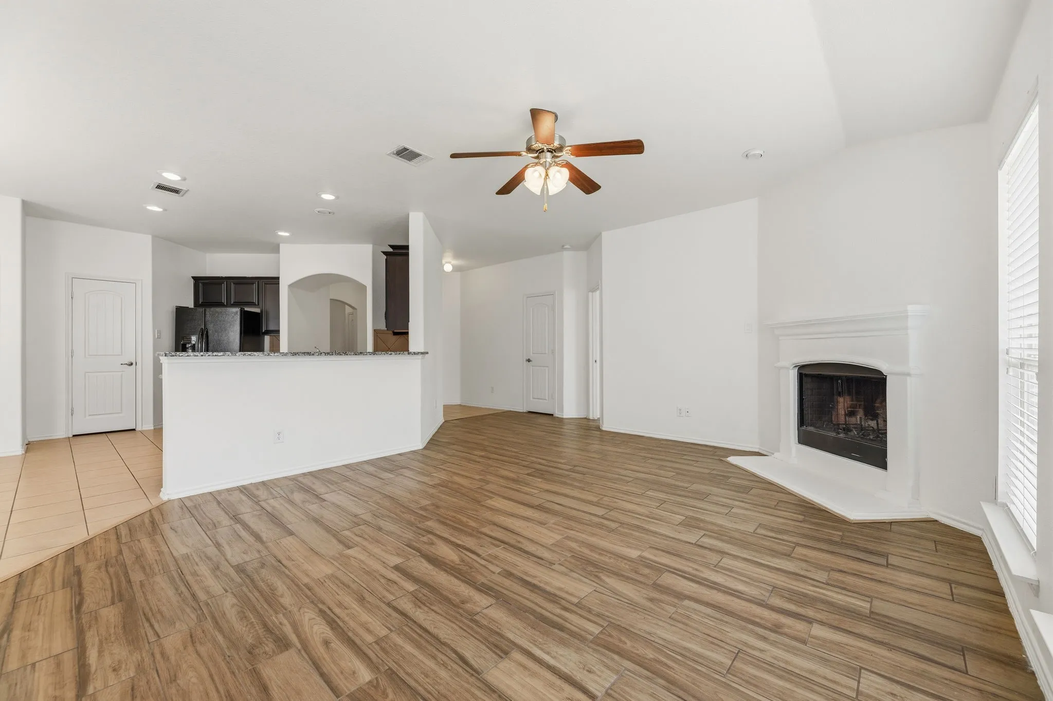 Single Family Residence For Rent in Collin County , 1011 Meadow Green Court, Princeton, Texas 75407, 3 Bedroom, 2 Bathroom, 2 Garage spaces, 1,580 Sqft, built in 2012, mls#21293835, Real Estate Agent in Princeton, Homes For Rent in Collin county, Homes For Rent in Princeton, Realtor in Princeton Texas, Real Estate Brokerage Independent Realty Texas, Luminita Cordes Realtor