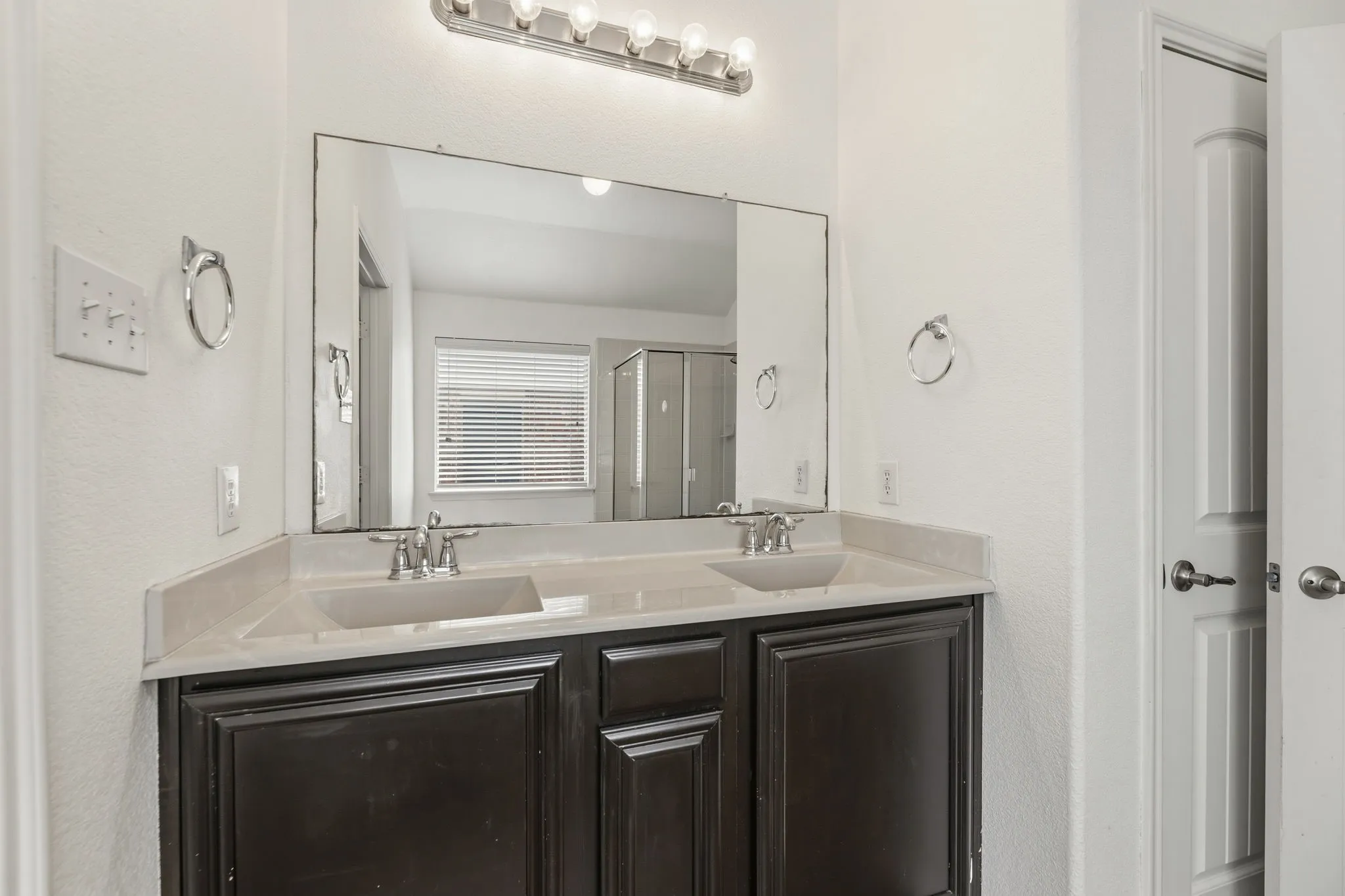 Single Family Residence For Rent in Collin County , 1011 Meadow Green Court, Princeton, Texas 75407, 3 Bedroom, 2 Bathroom, 2 Garage spaces, 1,580 Sqft, built in 2012, mls#21293835, Real Estate Agent in Princeton, Homes For Rent in Collin county, Homes For Rent in Princeton, Realtor in Princeton Texas, Real Estate Brokerage Independent Realty Texas, Luminita Cordes Realtor