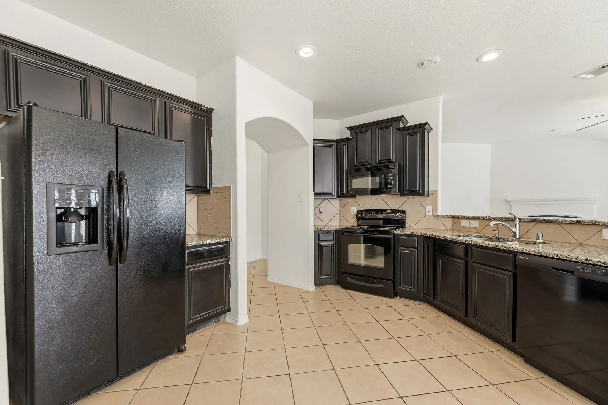 Single Family Residence For Rent in Collin County , 1011 Meadow Green Court, Princeton, Texas 75407, 3 Bedroom, 2 Bathroom, 2 Garage spaces, 1,580 Sqft, built in 2012, mls#21293835, Real Estate Agent in Princeton, Homes For Rent in Collin county, Homes For Rent in Princeton, Realtor in Princeton Texas, Real Estate Brokerage Independent Realty Texas, Luminita Cordes Realtor