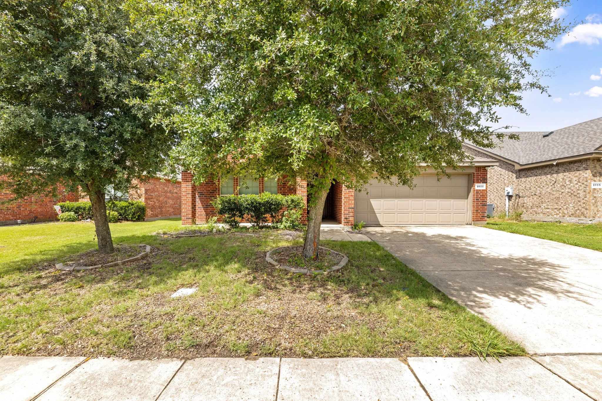Single Family Residence For Rent in Collin County , 1011 Meadow Green Court, Princeton, Texas 75407, 3 Bedroom, 2 Bathroom, 2 Garage spaces, 1,580 Sqft, built in 2012, mls#21293835, Real Estate Agent in Princeton, Homes For Rent in Collin county, Homes For Rent in Princeton, Realtor in Princeton Texas, Real Estate Brokerage Independent Realty Texas, Luminita Cordes Realtor