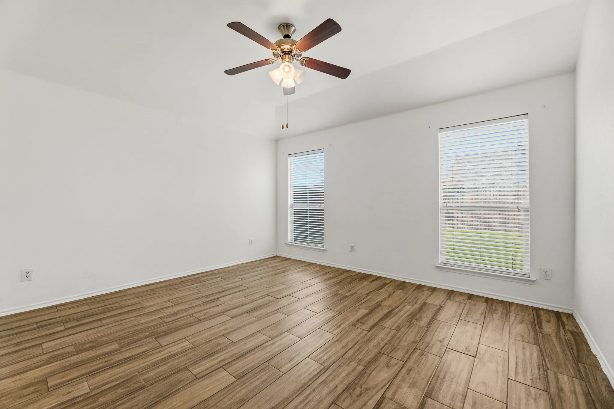 Single Family Residence For Rent in Collin County , 1011 Meadow Green Court, Princeton, Texas 75407, 3 Bedroom, 2 Bathroom, 2 Garage spaces, 1,580 Sqft, built in 2012, mls#21293835, Real Estate Agent in Princeton, Homes For Rent in Collin county, Homes For Rent in Princeton, Realtor in Princeton Texas, Real Estate Brokerage Independent Realty Texas, Luminita Cordes Realtor