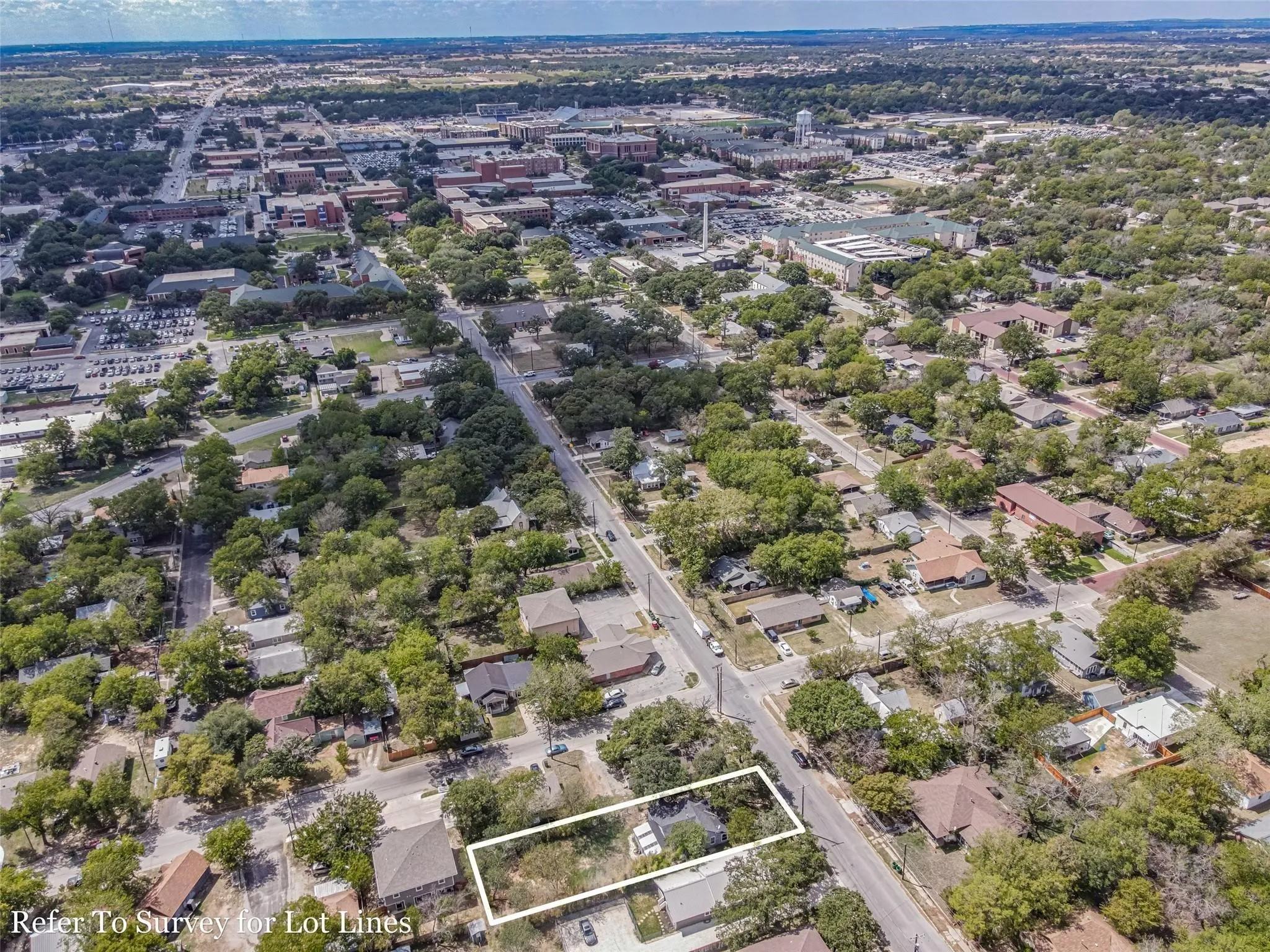 Single Family Residence For Rent in Erath County , 982 W Tarleton Street, Stephenville, Texas 76401, 4 Bedroom, 2 Bathroom, Garage spaces, 1,362 Sqft, built in 1940, mls#21293840, Real Estate Agent in Stephenville, Homes For Rent in Erath county, Homes For Rent in Stephenville, Realtor in Stephenville Texas, Real Estate Brokerage Independent Realty Texas, Luminita Cordes Realtor