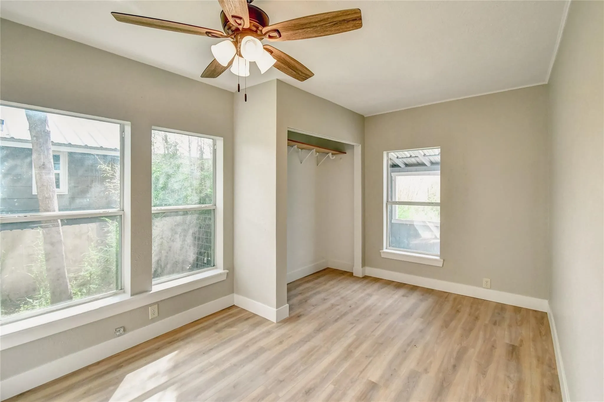 Single Family Residence For Rent in Erath County , 982 W Tarleton Street, Stephenville, Texas 76401, 4 Bedroom, 2 Bathroom, Garage spaces, 1,362 Sqft, built in 1940, mls#21293840, Real Estate Agent in Stephenville, Homes For Rent in Erath county, Homes For Rent in Stephenville, Realtor in Stephenville Texas, Real Estate Brokerage Independent Realty Texas, Luminita Cordes Realtor