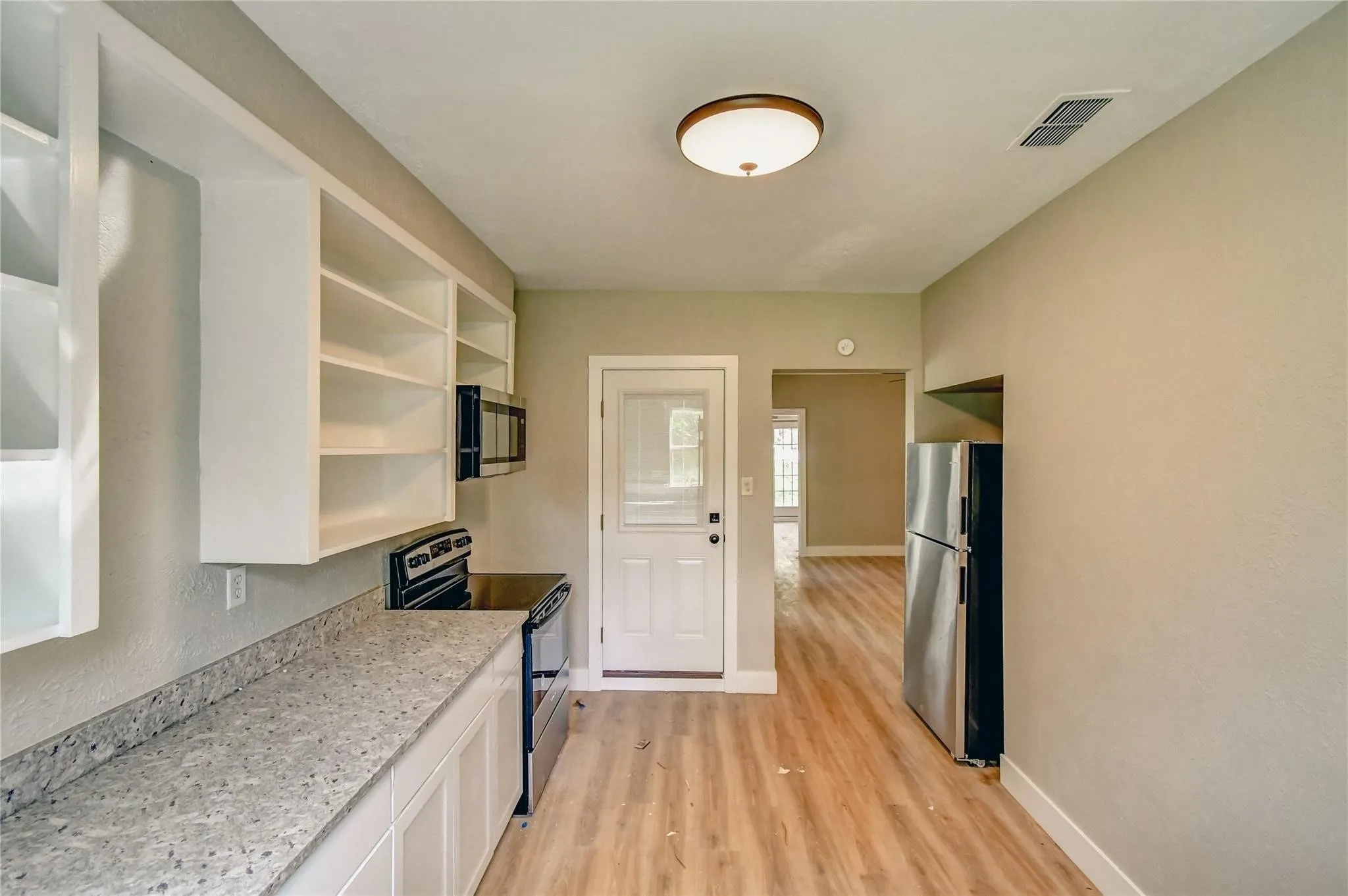 Single Family Residence For Rent in Erath County , 982 W Tarleton Street, Stephenville, Texas 76401, 4 Bedroom, 2 Bathroom, Garage spaces, 1,362 Sqft, built in 1940, mls#21293840, Real Estate Agent in Stephenville, Homes For Rent in Erath county, Homes For Rent in Stephenville, Realtor in Stephenville Texas, Real Estate Brokerage Independent Realty Texas, Luminita Cordes Realtor