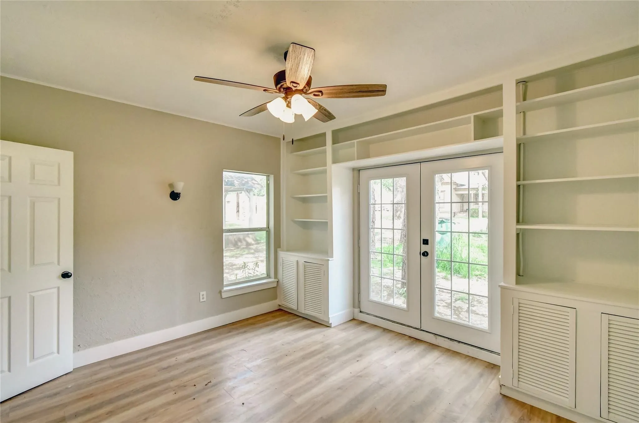 Single Family Residence For Rent in Erath County , 982 W Tarleton Street, Stephenville, Texas 76401, 4 Bedroom, 2 Bathroom, Garage spaces, 1,362 Sqft, built in 1940, mls#21293840, Real Estate Agent in Stephenville, Homes For Rent in Erath county, Homes For Rent in Stephenville, Realtor in Stephenville Texas, Real Estate Brokerage Independent Realty Texas, Luminita Cordes Realtor