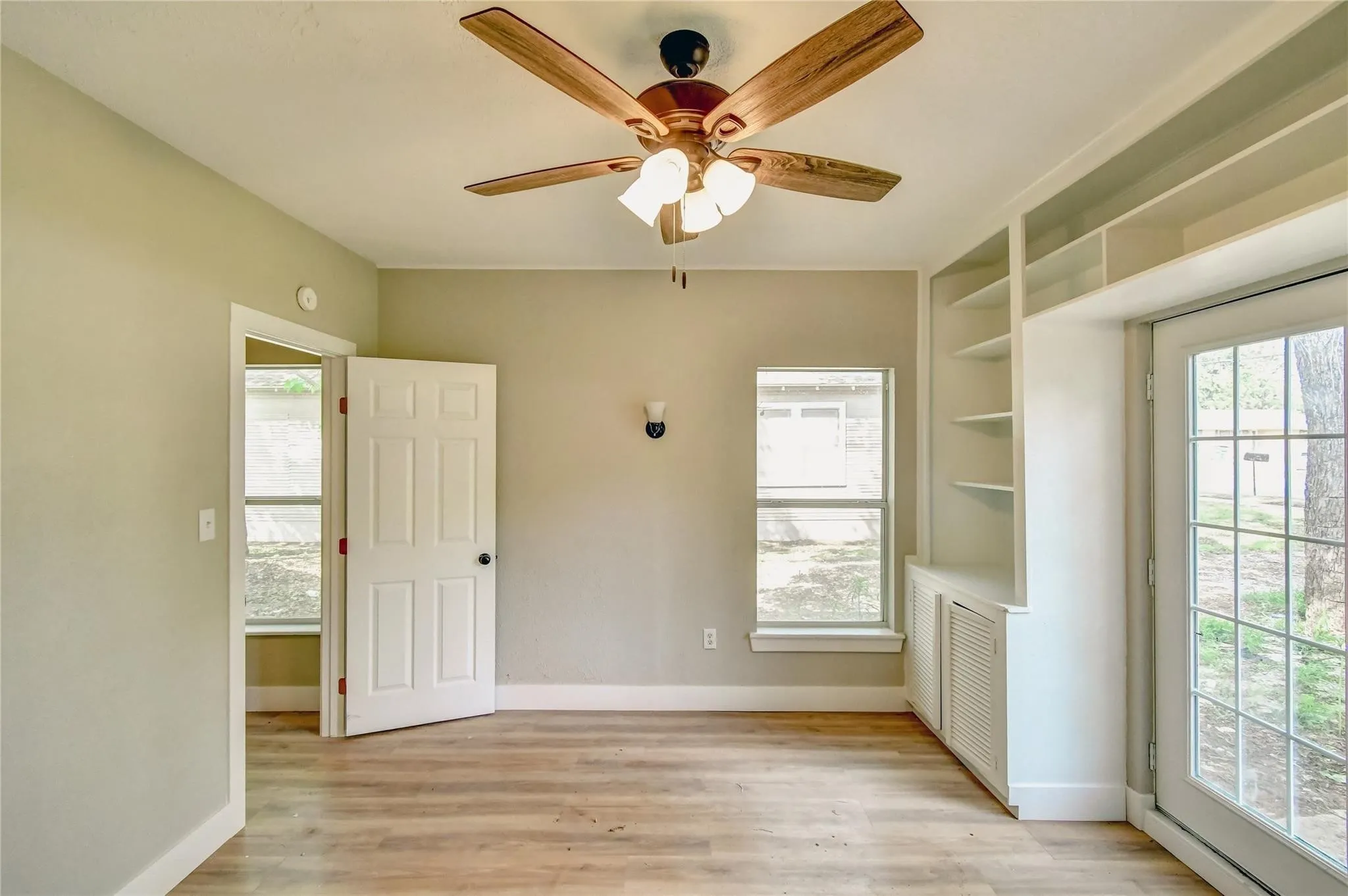 Single Family Residence For Rent in Erath County , 982 W Tarleton Street, Stephenville, Texas 76401, 4 Bedroom, 2 Bathroom, Garage spaces, 1,362 Sqft, built in 1940, mls#21293840, Real Estate Agent in Stephenville, Homes For Rent in Erath county, Homes For Rent in Stephenville, Realtor in Stephenville Texas, Real Estate Brokerage Independent Realty Texas, Luminita Cordes Realtor
