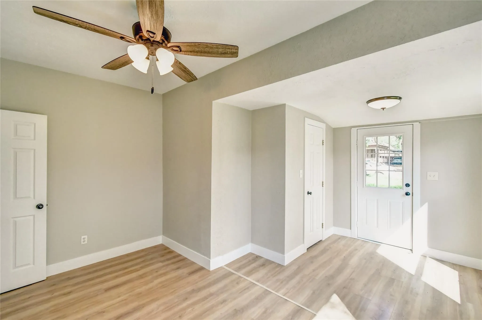 Single Family Residence For Rent in Erath County , 982 W Tarleton Street, Stephenville, Texas 76401, 4 Bedroom, 2 Bathroom, Garage spaces, 1,362 Sqft, built in 1940, mls#21293840, Real Estate Agent in Stephenville, Homes For Rent in Erath county, Homes For Rent in Stephenville, Realtor in Stephenville Texas, Real Estate Brokerage Independent Realty Texas, Luminita Cordes Realtor