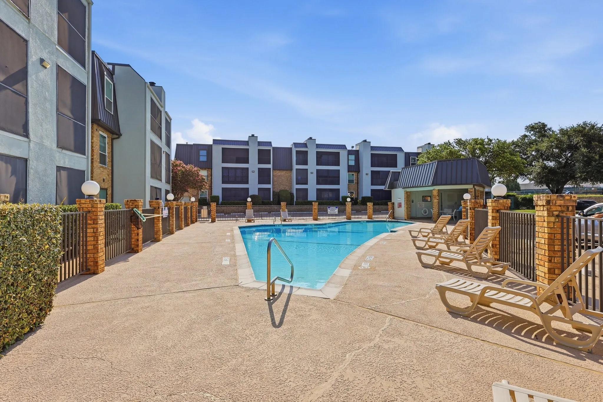 Condominium For Sale in Dallas County , 11470 Audelia Road 158, Dallas, Texas 75243, 1 Bedroom, 1 Bathroom, Garage spaces, 730 Sqft, built in 1983, mls#21292894, Real Estate Agent in Dallas, Homes For Sale in Dallas county, Homes For Sale in Dallas, Realtor in Dallas Texas, Real Estate Brokerage Independent Realty Texas, Luminita Cordes Realtor