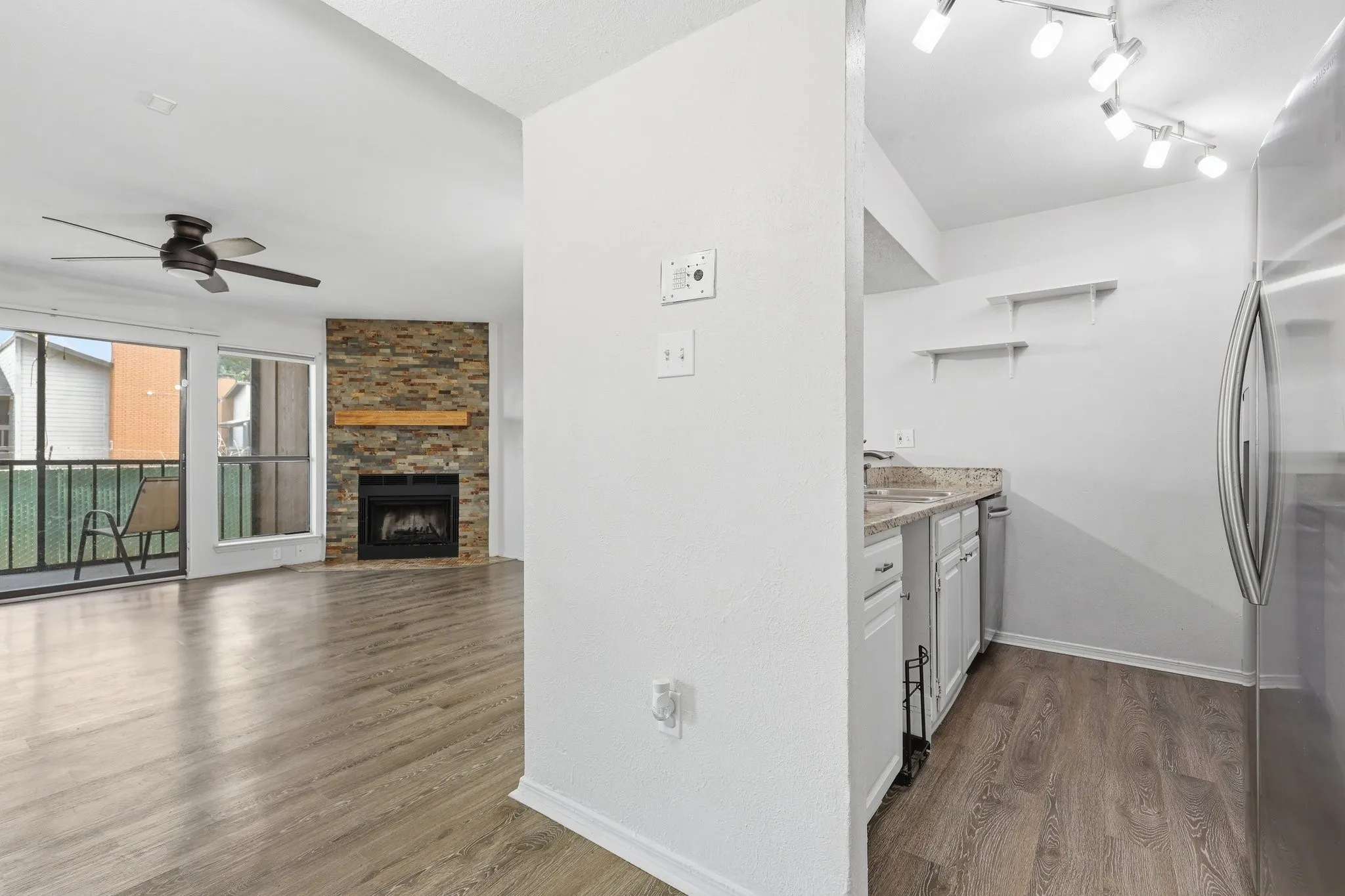 Condominium For Sale in Dallas County , 11470 Audelia Road 158, Dallas, Texas 75243, 1 Bedroom, 1 Bathroom, Garage spaces, 730 Sqft, built in 1983, mls#21292894, Real Estate Agent in Dallas, Homes For Sale in Dallas county, Homes For Sale in Dallas, Realtor in Dallas Texas, Real Estate Brokerage Independent Realty Texas, Luminita Cordes Realtor