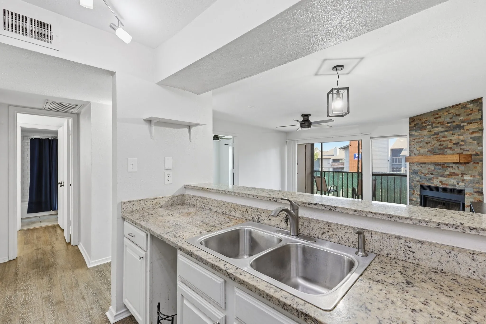 Condominium For Sale in Dallas County , 11470 Audelia Road 158, Dallas, Texas 75243, 1 Bedroom, 1 Bathroom, Garage spaces, 730 Sqft, built in 1983, mls#21292894, Real Estate Agent in Dallas, Homes For Sale in Dallas county, Homes For Sale in Dallas, Realtor in Dallas Texas, Real Estate Brokerage Independent Realty Texas, Luminita Cordes Realtor