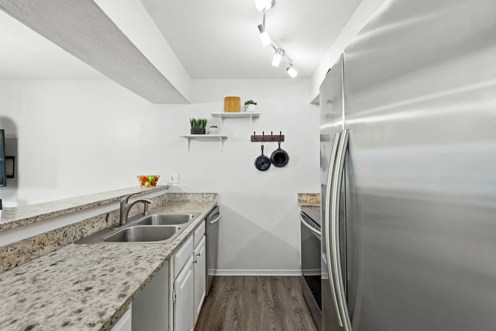 Condominium For Sale in Dallas County , 11470 Audelia Road 158, Dallas, Texas 75243, 1 Bedroom, 1 Bathroom, Garage spaces, 730 Sqft, built in 1983, mls#21292894, Real Estate Agent in Dallas, Homes For Sale in Dallas county, Homes For Sale in Dallas, Realtor in Dallas Texas, Real Estate Brokerage Independent Realty Texas, Luminita Cordes Realtor