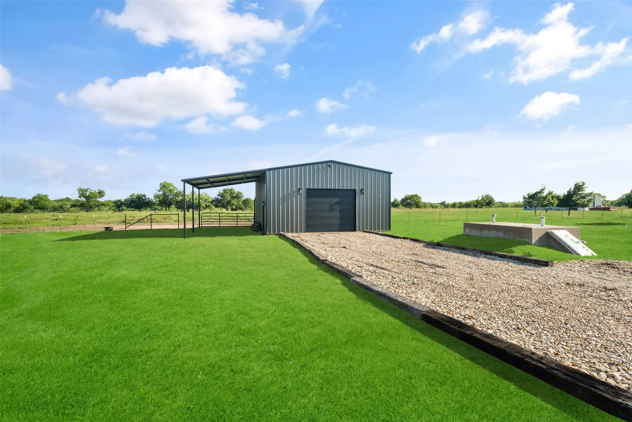 Single Family Residence For Sale in Grayson County , 1019 Vaughan Lane, Tioga, Texas 76271, 4 Bedroom, 3 Bathroom, 2 Garage spaces, 2,284 Sqft, built in 2009, mls#21293844, Real Estate Agent in Tioga, Homes For Sale in Grayson county, Homes For Sale in Tioga, Realtor in Tioga Texas, Real Estate Brokerage Independent Realty Texas, Luminita Cordes Realtor
