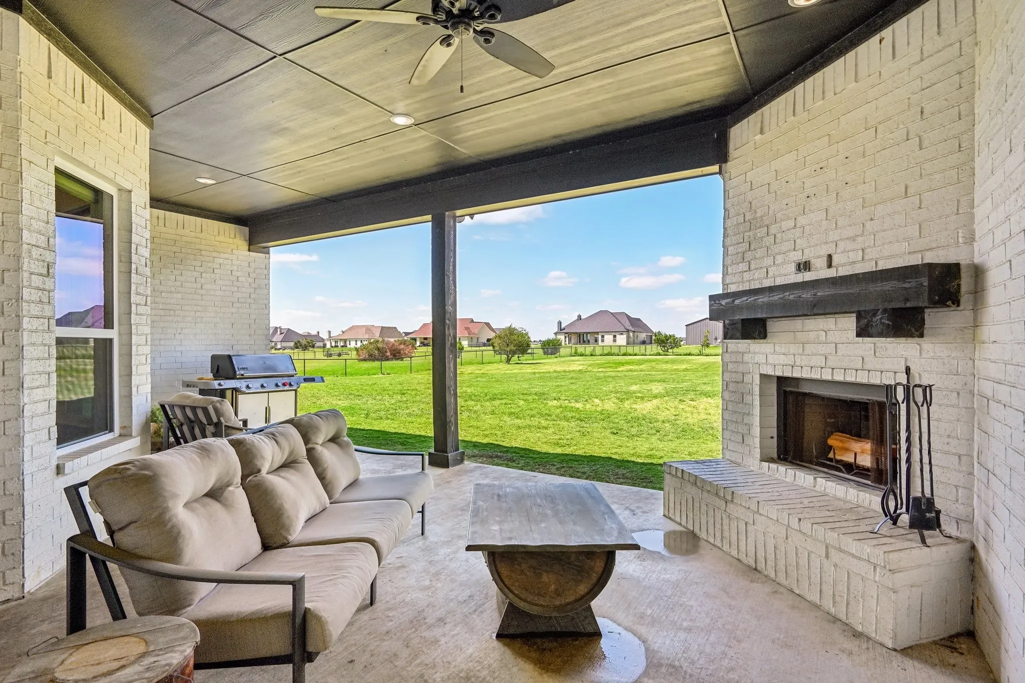 Single Family Residence For Sale in Johnson County , 6517 Leo Lane, Godley, Texas 76044, 4 Bedroom, 3 Bathroom, 3 Garage spaces, 2,918 Sqft, built in 2021, mls#21293429, Real Estate Agent in Godley, Homes For Sale in Johnson county, Homes For Sale in Godley, Realtor in Godley Texas, Real Estate Brokerage Independent Realty Texas, Luminita Cordes Realtor