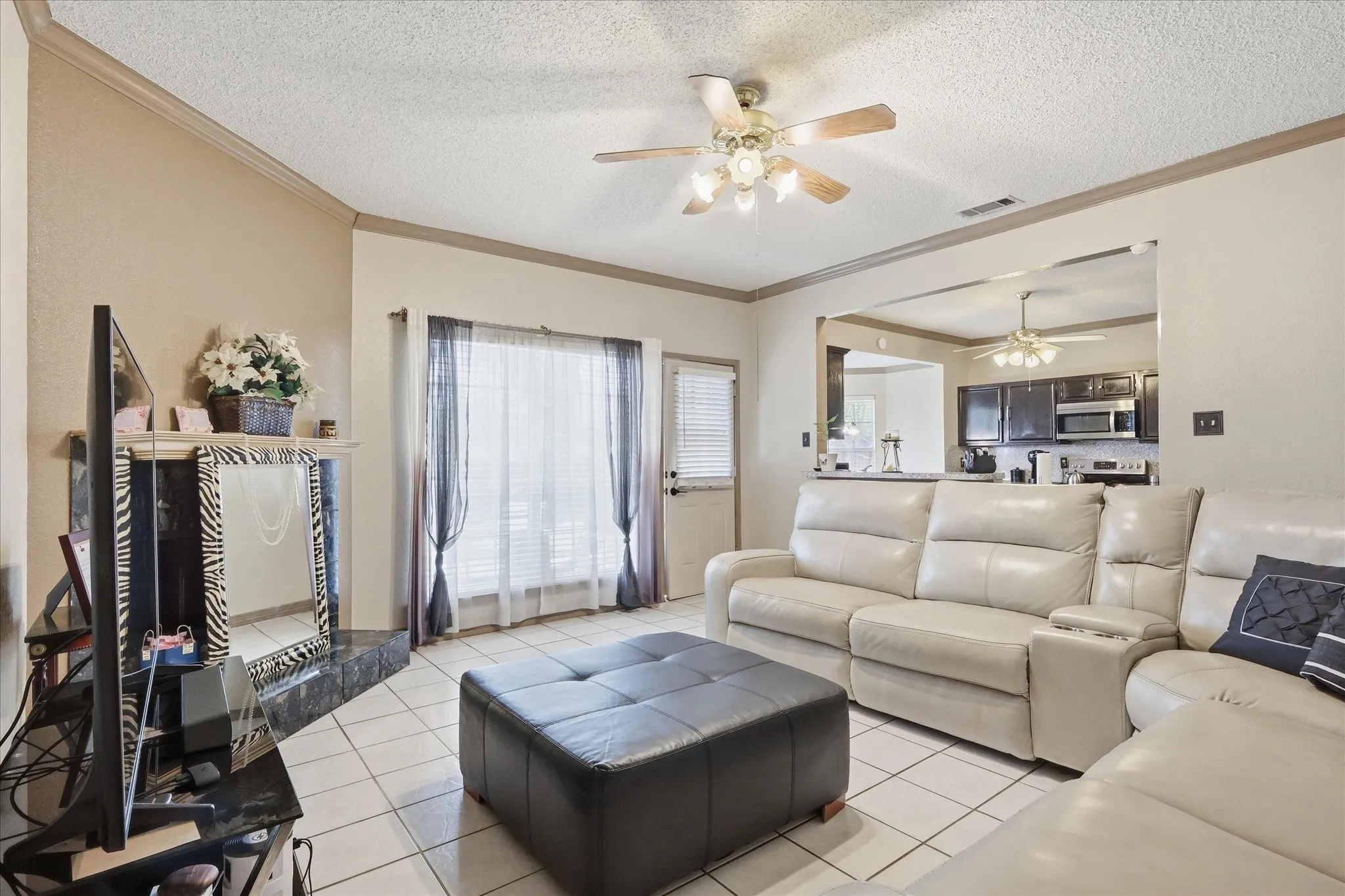 Single Family Residence For Sale in Collin County , 2315 Rockhill Road, Mc Kinney, Texas 75072, 3 Bedroom, 3 Bathroom, 2 Garage spaces, 1,900 Sqft, built in 1991, mls#21293252, Real Estate Agent in Mc Kinney, Homes For Sale in Collin county, Homes For Sale in Mc Kinney, Realtor in Mc Kinney Texas, Real Estate Brokerage Independent Realty Texas, Luminita Cordes Realtor