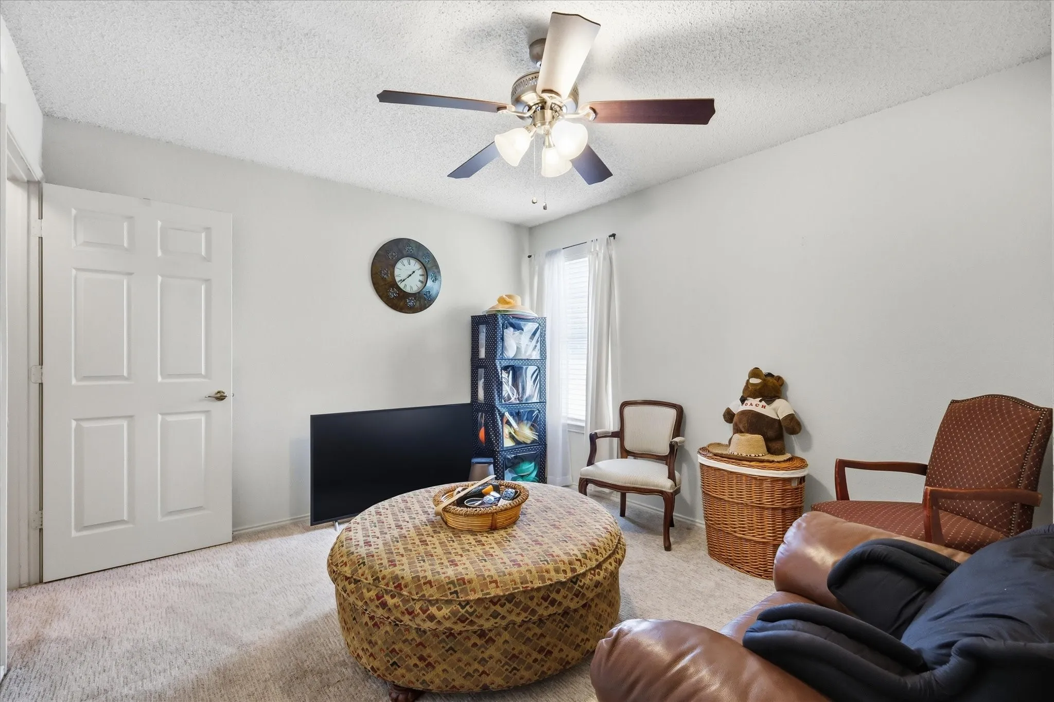 Single Family Residence For Sale in Collin County , 2315 Rockhill Road, Mc Kinney, Texas 75072, 3 Bedroom, 3 Bathroom, 2 Garage spaces, 1,900 Sqft, built in 1991, mls#21293252, Real Estate Agent in Mc Kinney, Homes For Sale in Collin county, Homes For Sale in Mc Kinney, Realtor in Mc Kinney Texas, Real Estate Brokerage Independent Realty Texas, Luminita Cordes Realtor