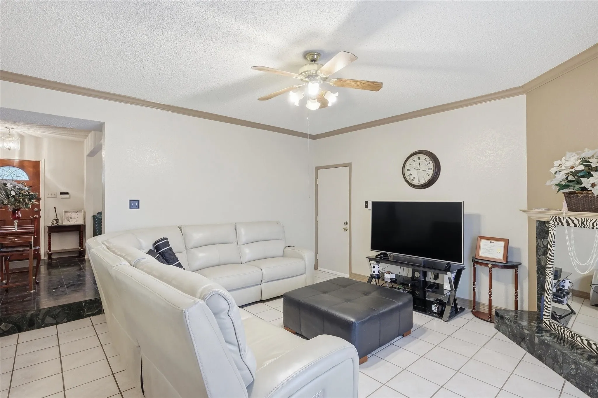 Single Family Residence For Sale in Collin County , 2315 Rockhill Road, Mc Kinney, Texas 75072, 3 Bedroom, 3 Bathroom, 2 Garage spaces, 1,900 Sqft, built in 1991, mls#21293252, Real Estate Agent in Mc Kinney, Homes For Sale in Collin county, Homes For Sale in Mc Kinney, Realtor in Mc Kinney Texas, Real Estate Brokerage Independent Realty Texas, Luminita Cordes Realtor